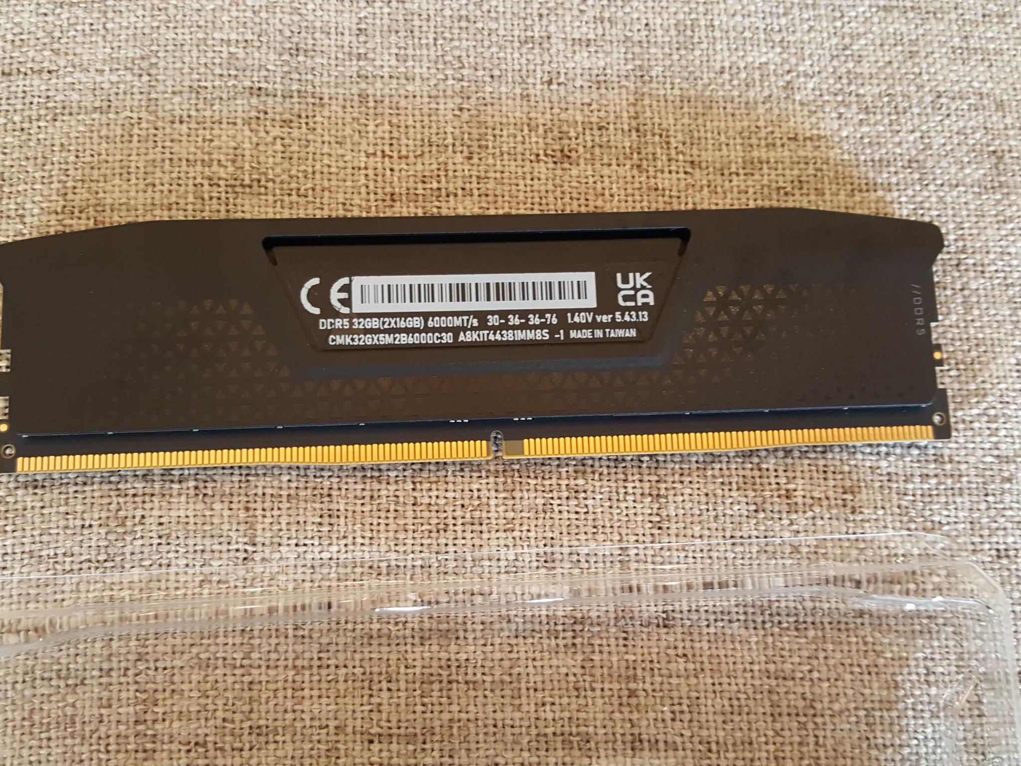 32GB Corsair Vengeance DDR5 6000MHz CL30