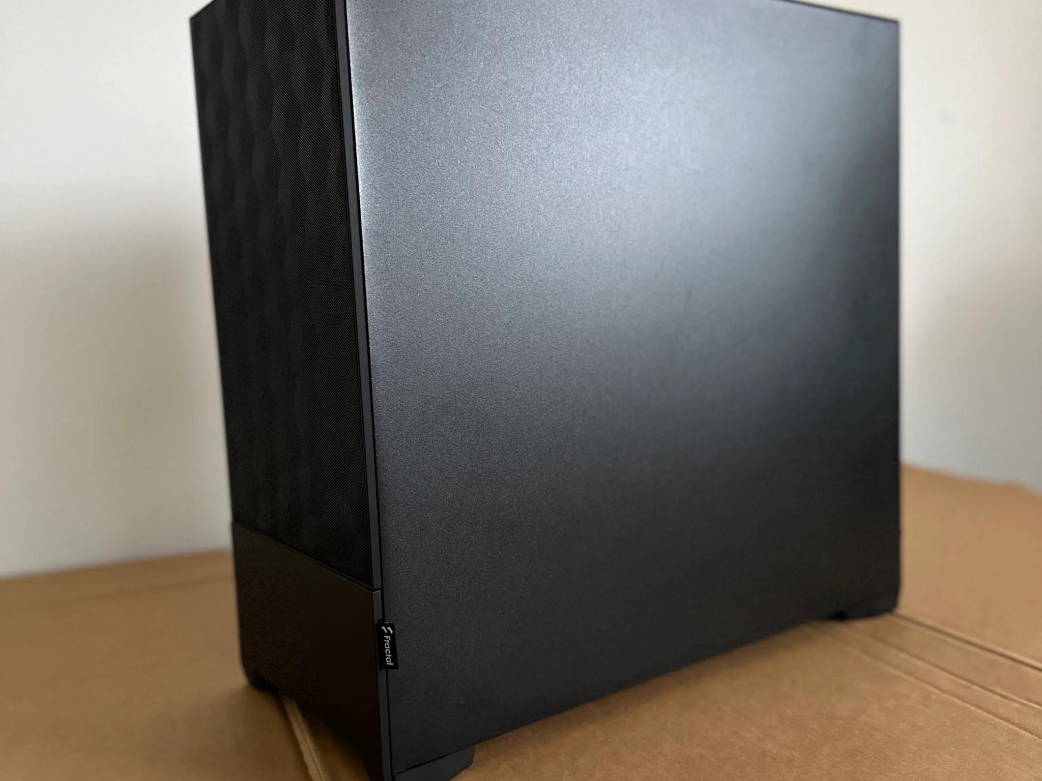 AMD Ryzen 5 5800X + 6800XT + 32GB RAM + 1TB SSD - BLACK AND RED