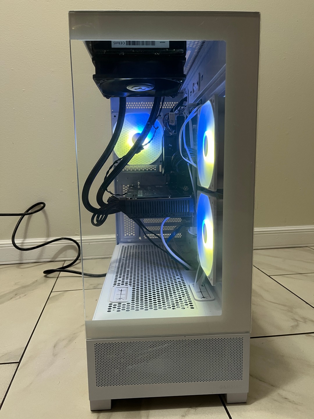 NVIDIA GTX 1080, Intel i7-6700, 16GB RAM, 870 GB Storage, High FPS