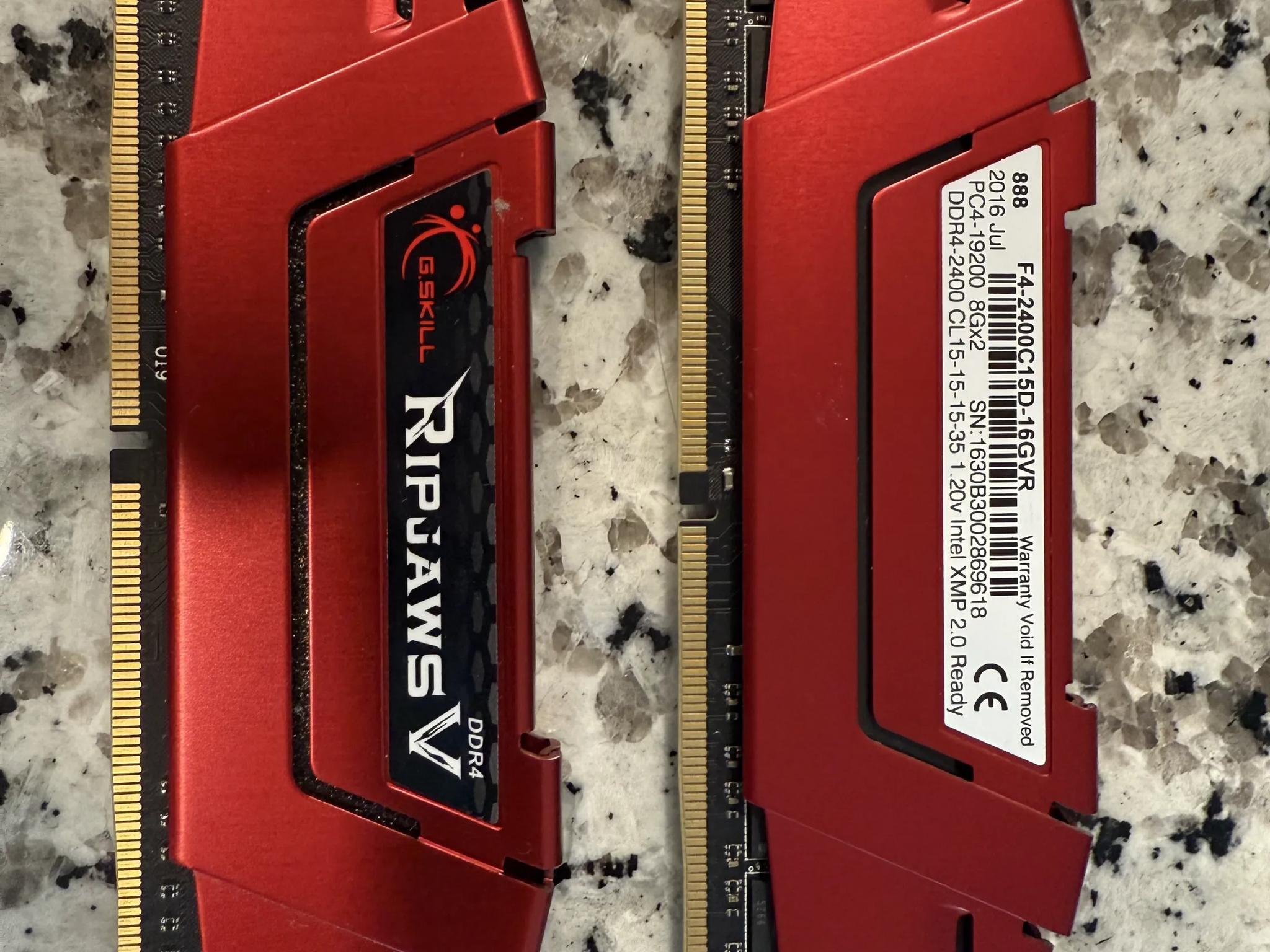 G.Skill Ripjaws V 16 GB (2 x 8 GB) DDR4-2400 CL15 Memory