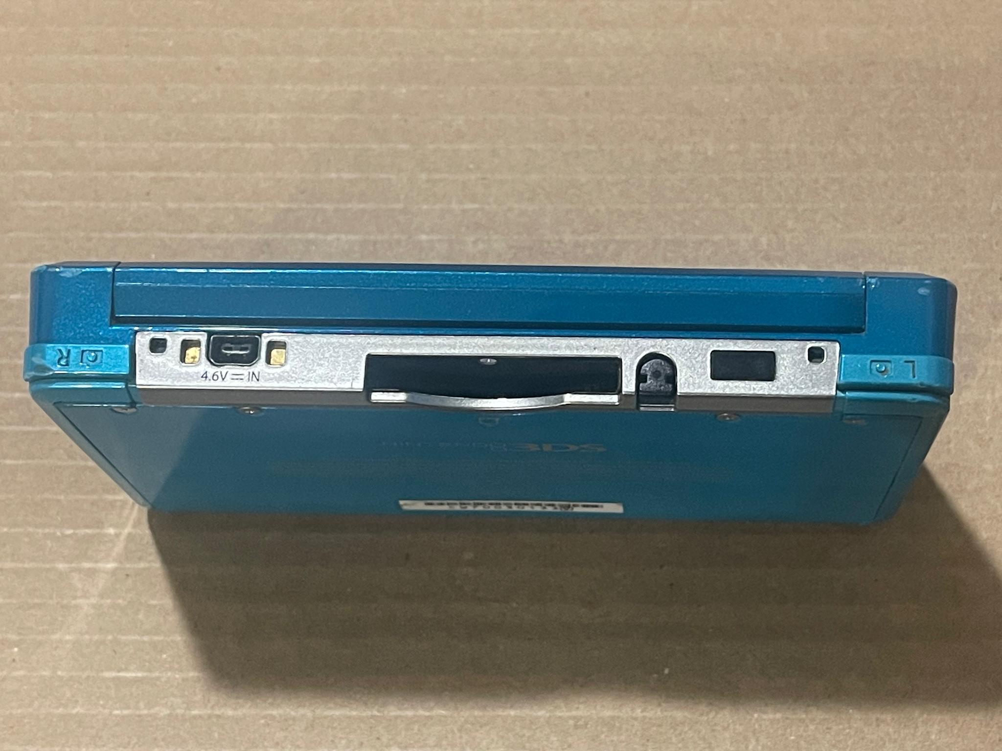 Used, Nintendo 3DS, Aqua Blue, + Games