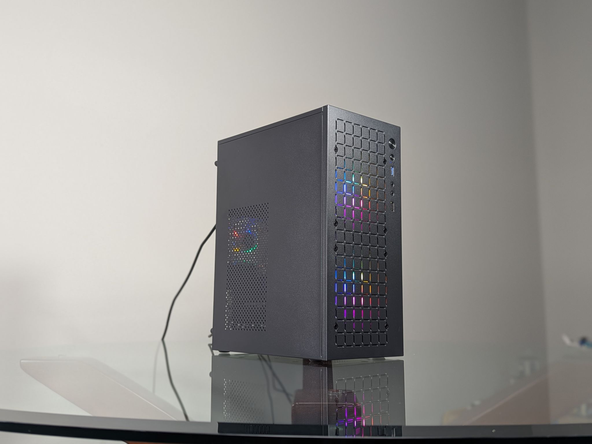 The "Glowbox - I Wanna Try PC Gaming" PC | 14-Core Intel  CPU | Nvidia GTX 1660 Super GPU | 16GB RAM
