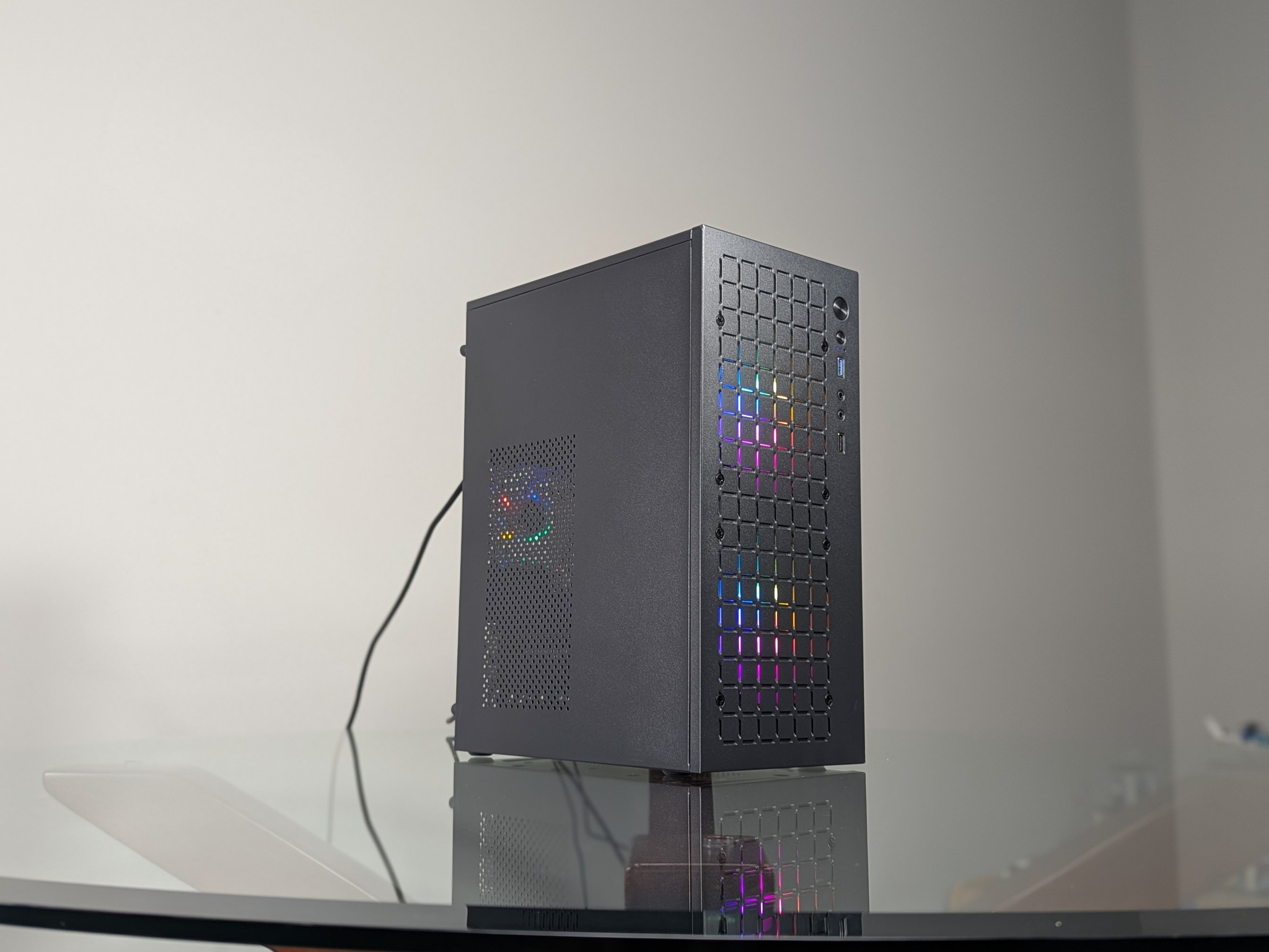 The "Glowbox - I Wanna Try PC Gaming" PC | 14-Core Intel  CPU | Nvidia GTX 1660 Super GPU | 16GB RAM
