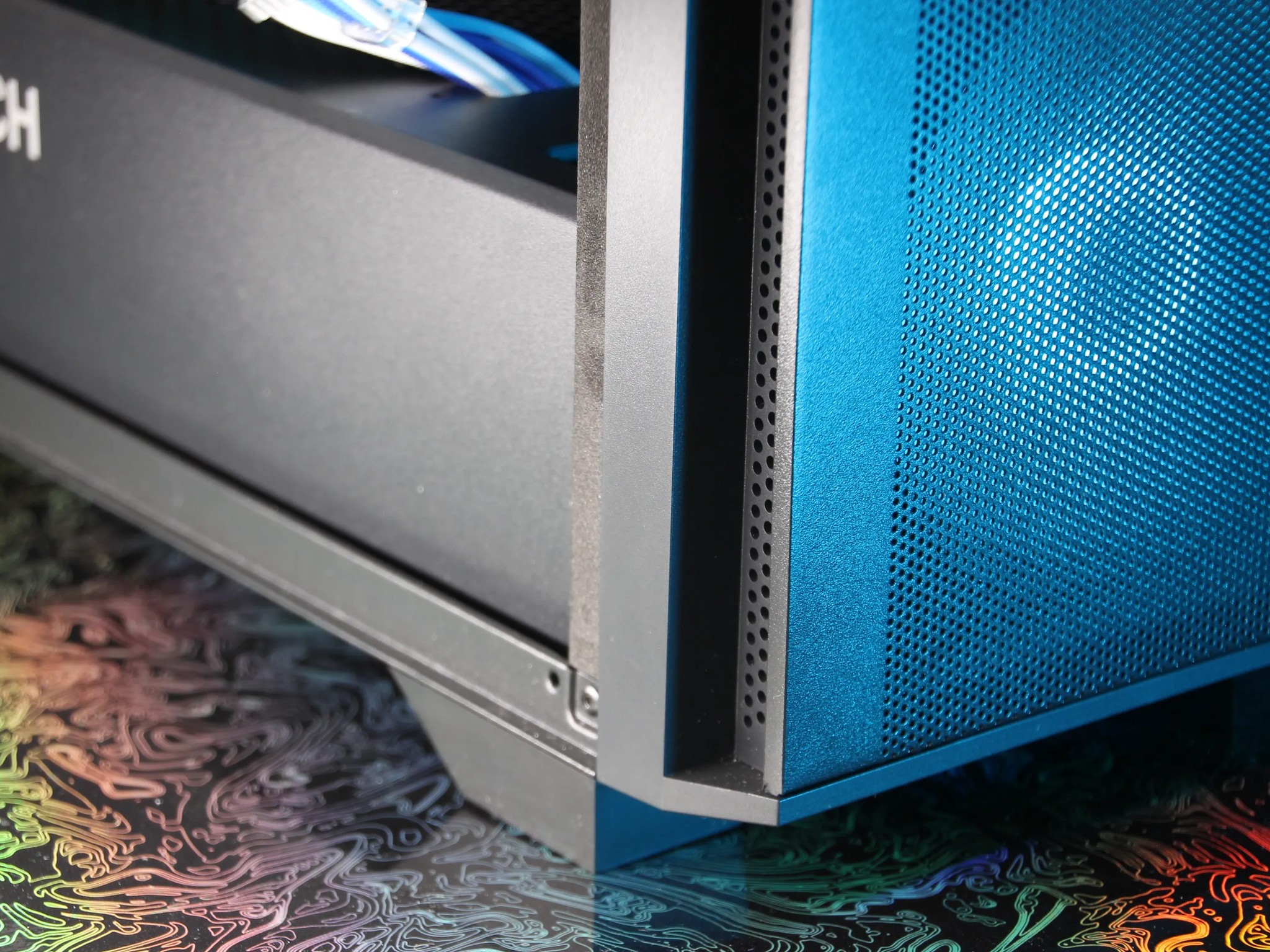 𝘼𝙕𝙐𝙍𝙀 // Ryzen 7 3700X, RX 6700 XT // Mid-Range Gaming PC