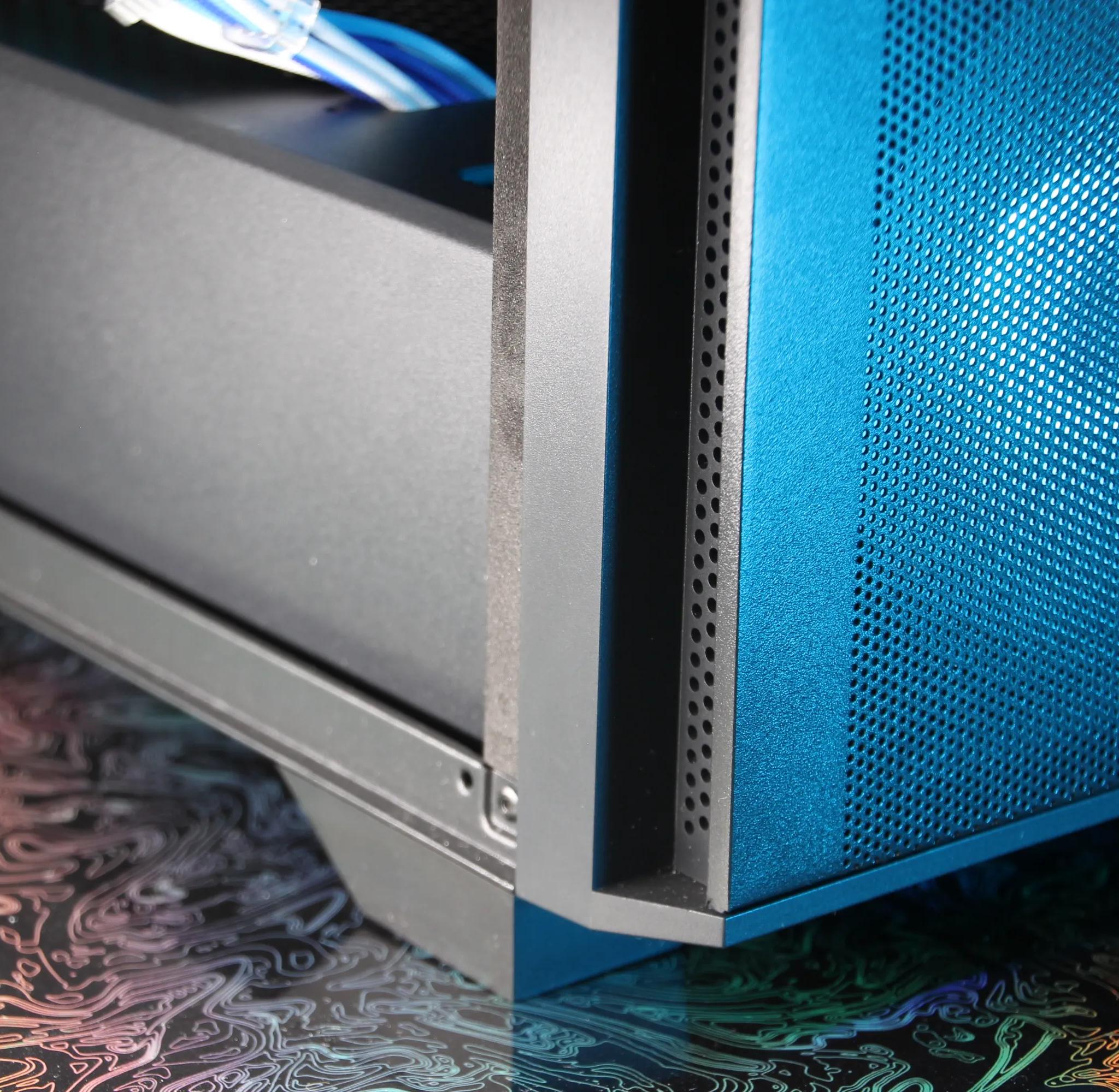 𝘼𝙕𝙐𝙍𝙀 // Ryzen 7 3700X, RX 6700 XT // Mid-Range Gaming PC