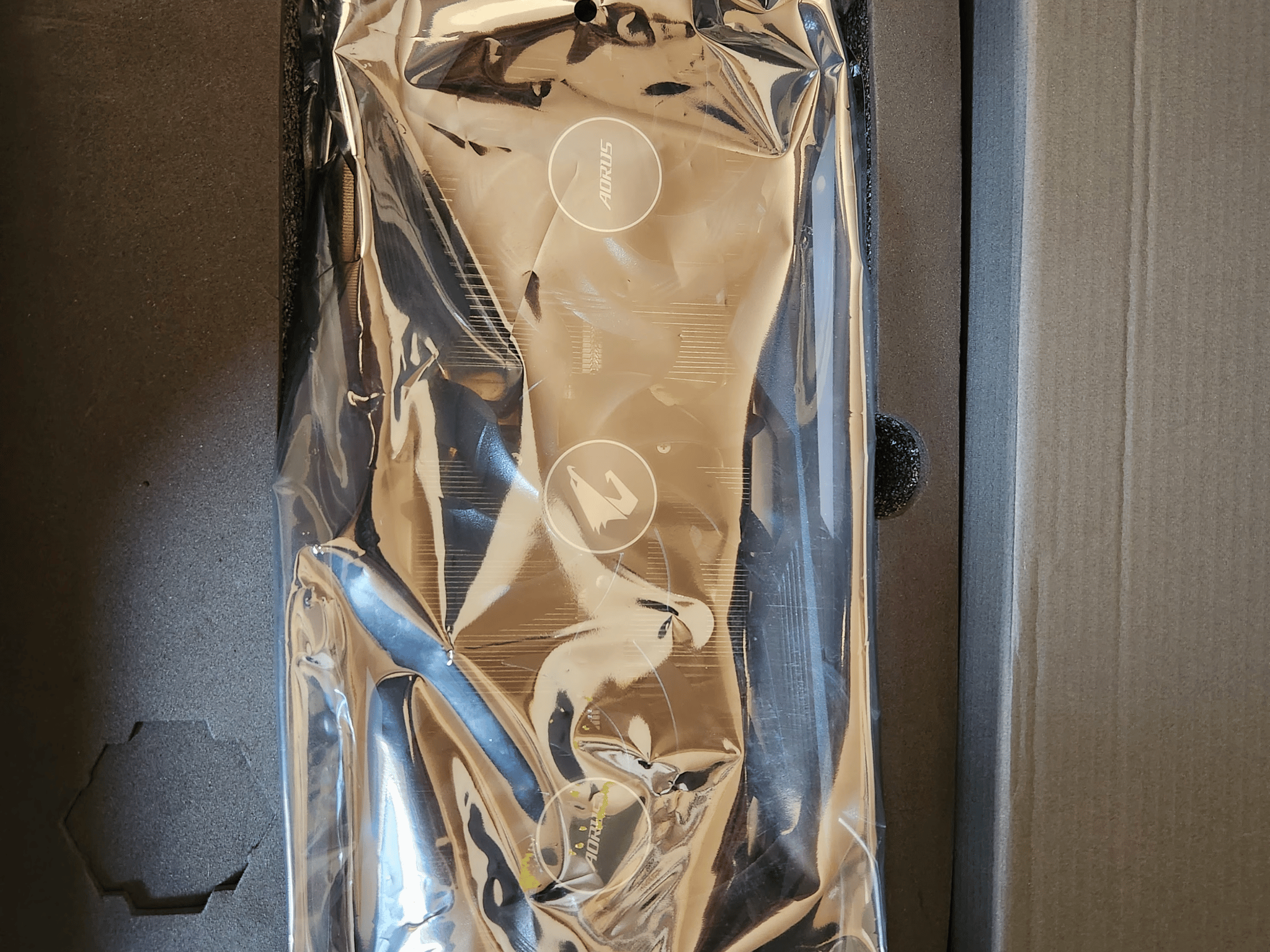 Gigabyte Aorus Master RTX 3070 Ti w/ LCD