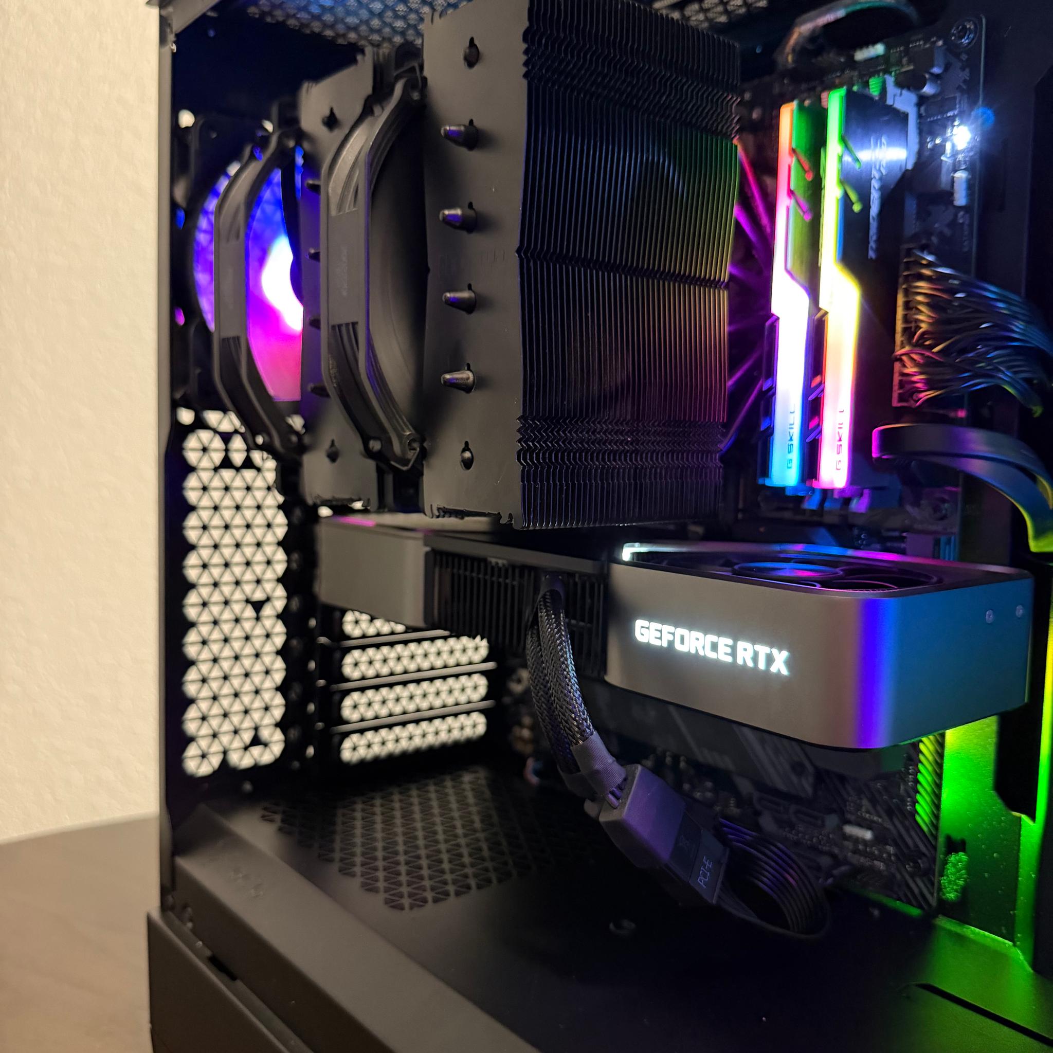 High-End Gaming PC – RTX 3080 Ti FE – Ryzen 7 5800X3D – 32GB RAM – 2TB SSD