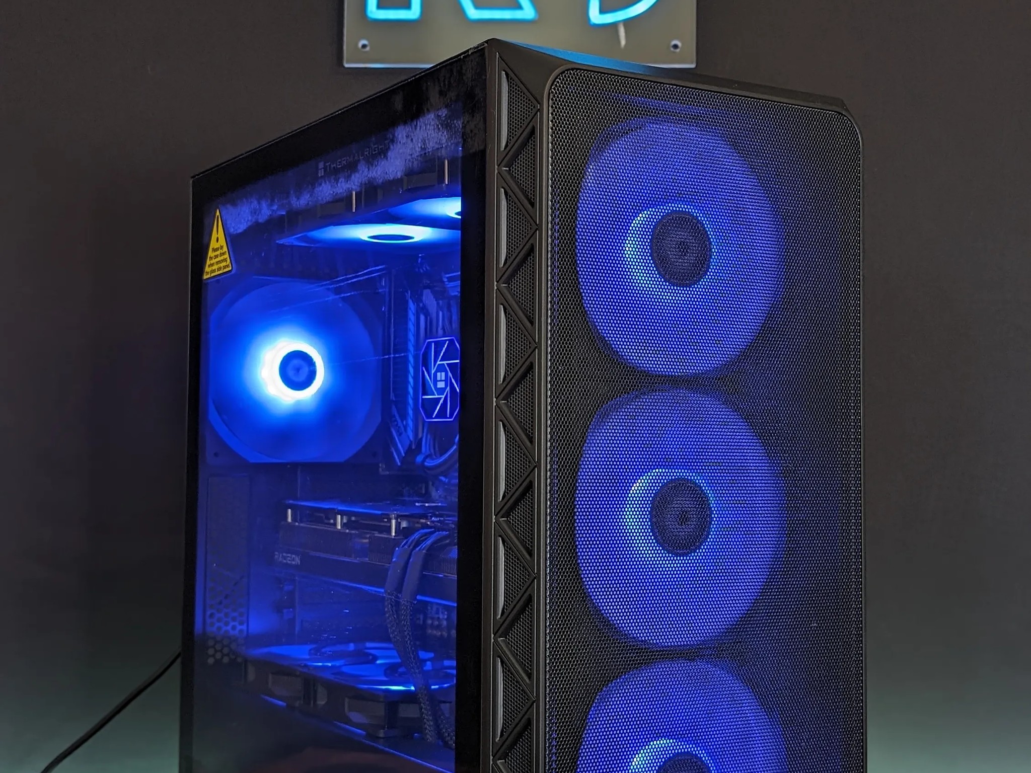 RX 7800xt // Ryzen 7 5700x3D // 32GB 3600MHz RAM // 1TB Gen4 NVMe