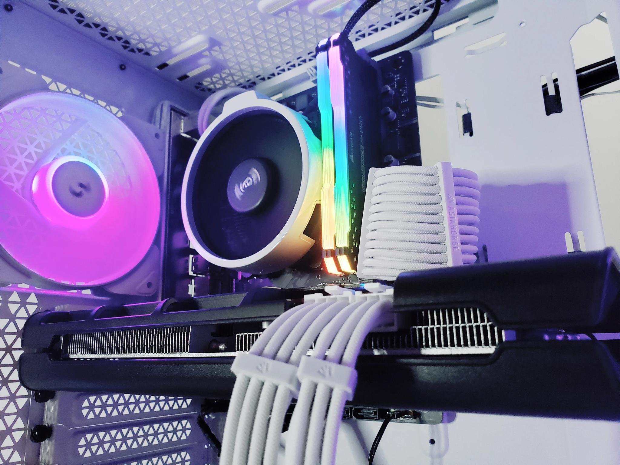 R5🚨White P2P Gaming PC V2 |⚙️5700XT| Brand New✨ |