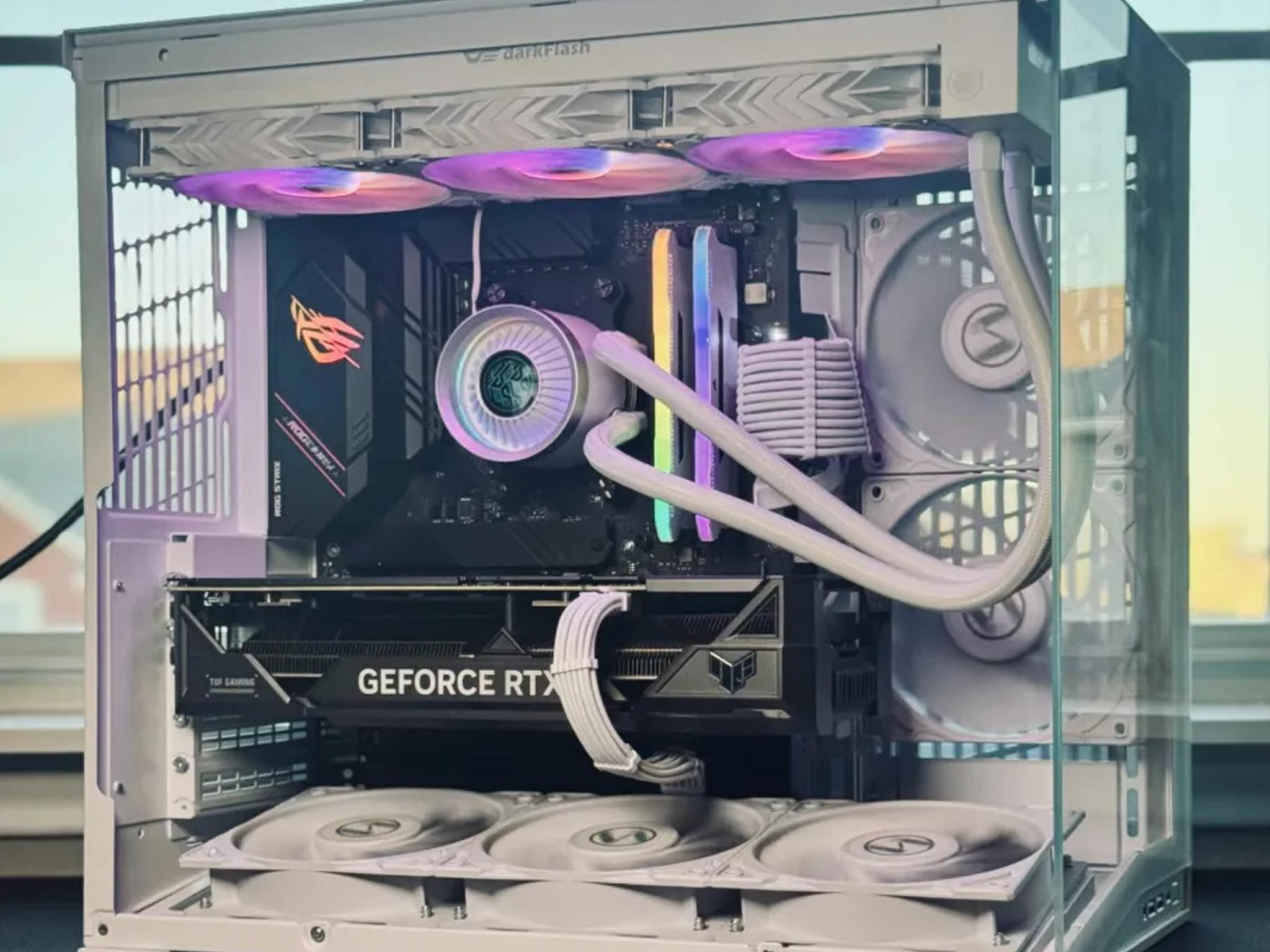 WHITE OUT Gaming PC | RTX 4070 Ti | Ryzen 7 5700 | Windows 11