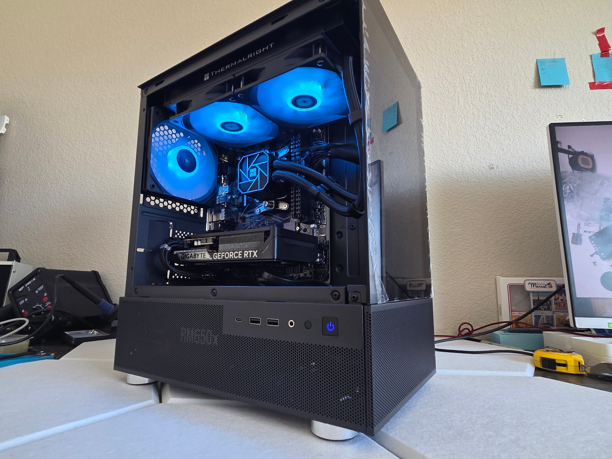 🔥 Frostshade RTX 5060 Gaming PC 🖤❄️