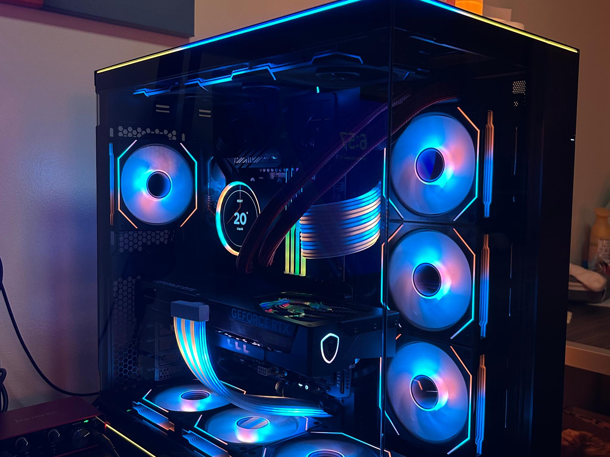 Black, Ryzen 9800X 3D, RTX 5070, 64GB DDR5 Ram | Jawa