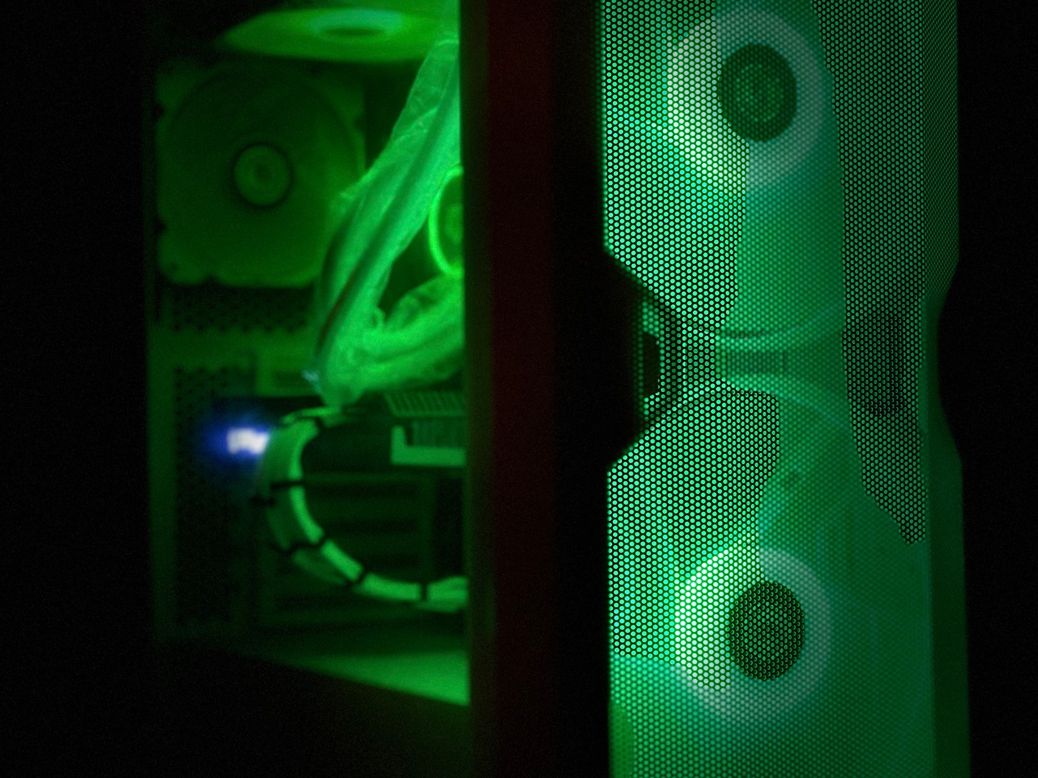 ゴースト 👻|RoG StriX| RTX 3070|Ryzen 7 5700G| 32GB RAM| 2TB M.2 NVMe SSD| Windows 11 Pro