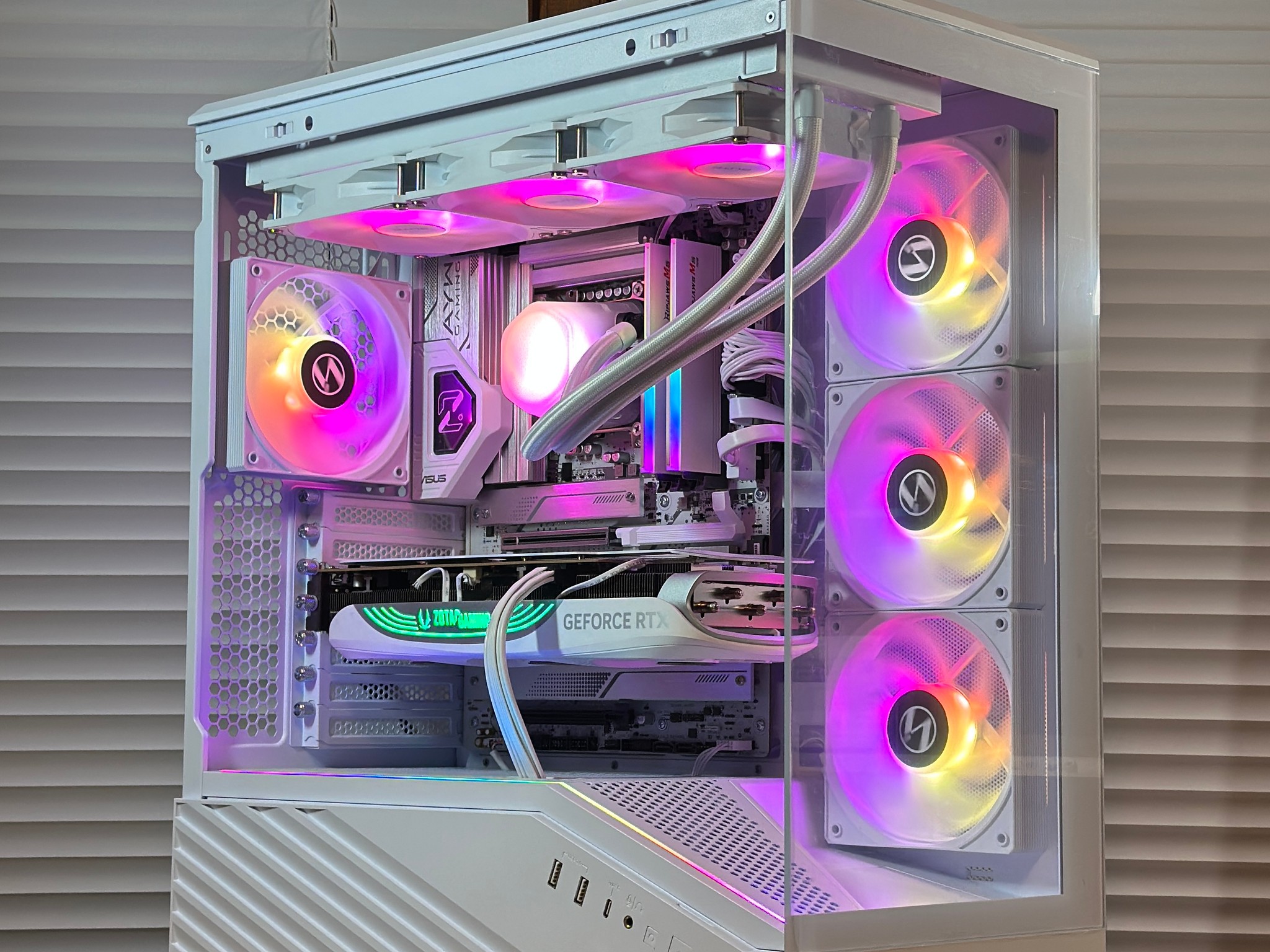 RTX 4080S 16GB | Intel Core Ultra 265KF | 48GB DDR5 | 2TB NVME | Win11 | WIFI | 4K White Gaming PC