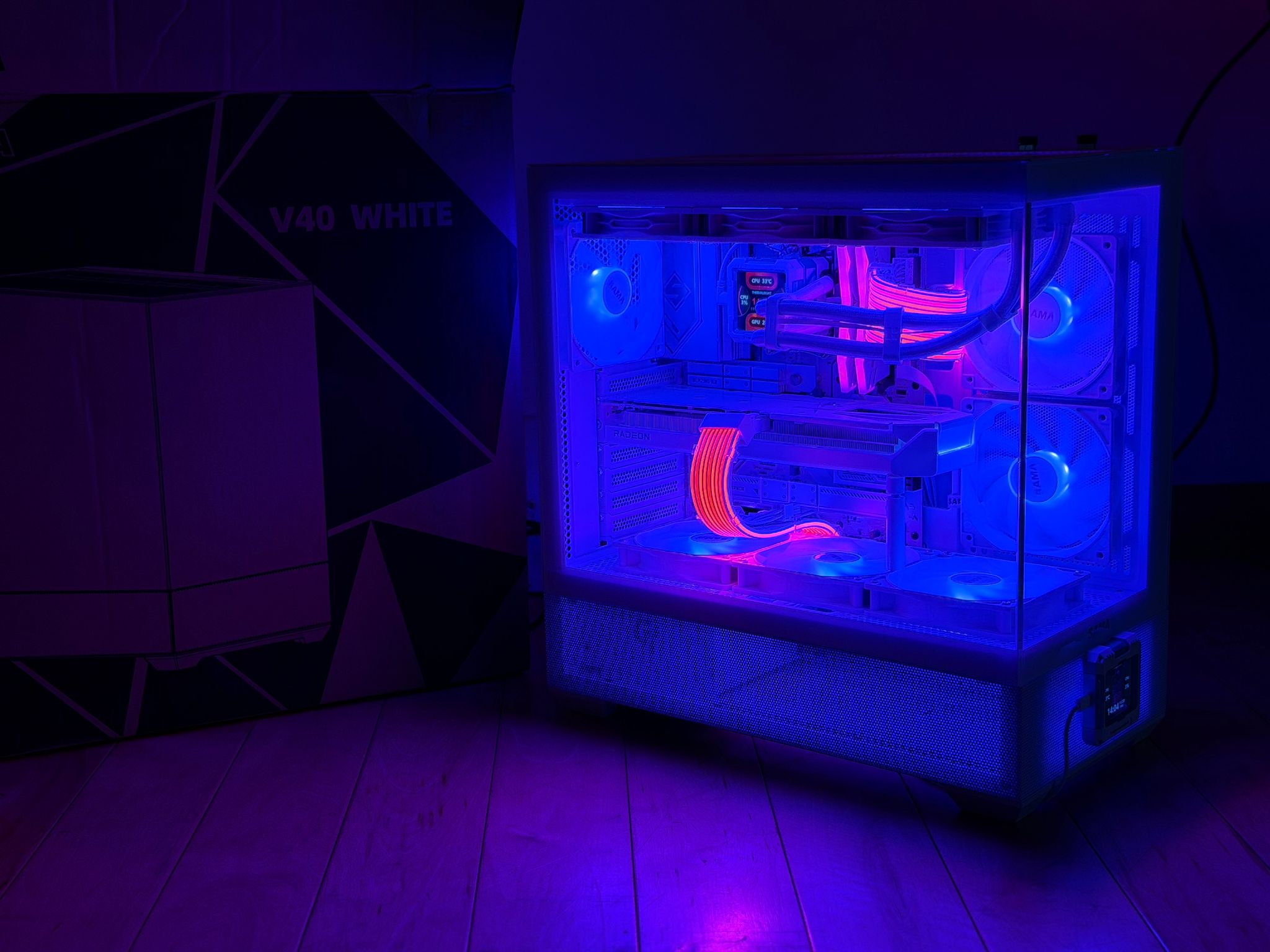✨NEW Custom All-White Gaming PC | Ryzen 7 7700 / RX 9060 XT 16 GB / 1 TB NVMe / DDR5 RGB