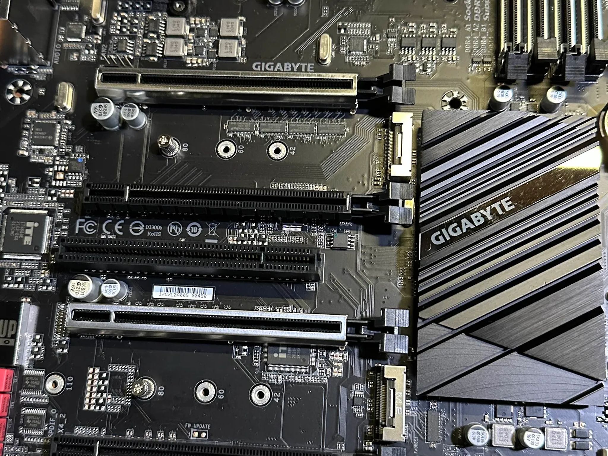 GIGABYTE C246-WU4 LGA1151 ATX Server Workstation Motherboard 8/9th Gen Intel