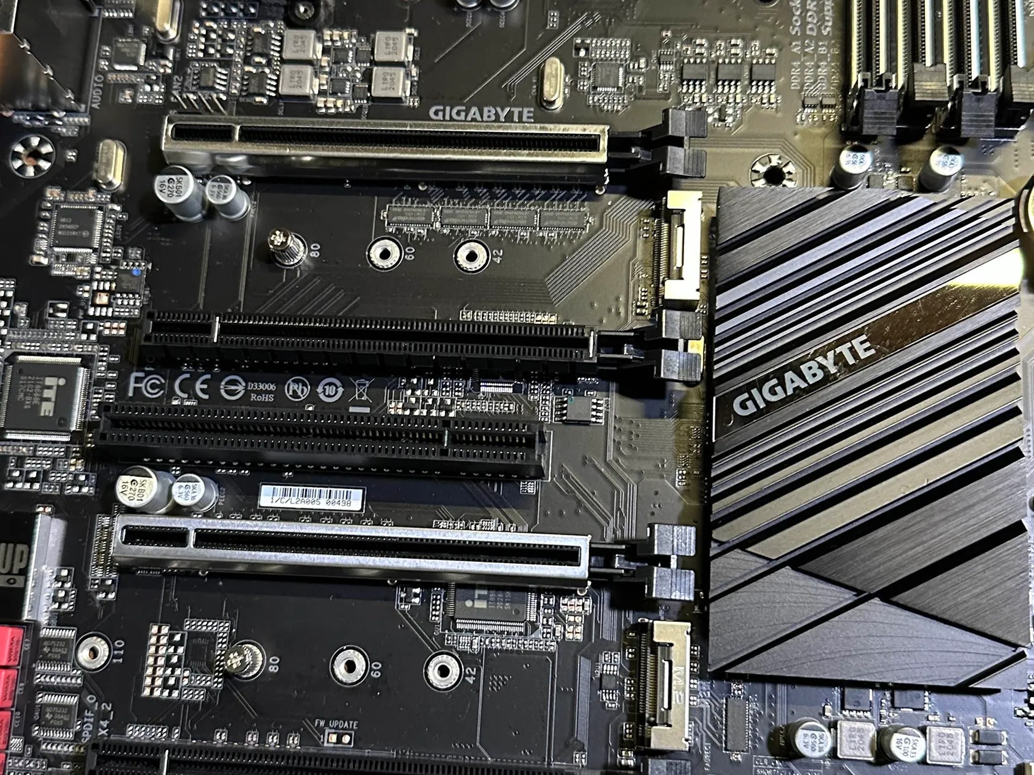 GIGABYTE C246-WU4 LGA1151 ATX Server Workstation Motherboard 8/9th Gen Intel