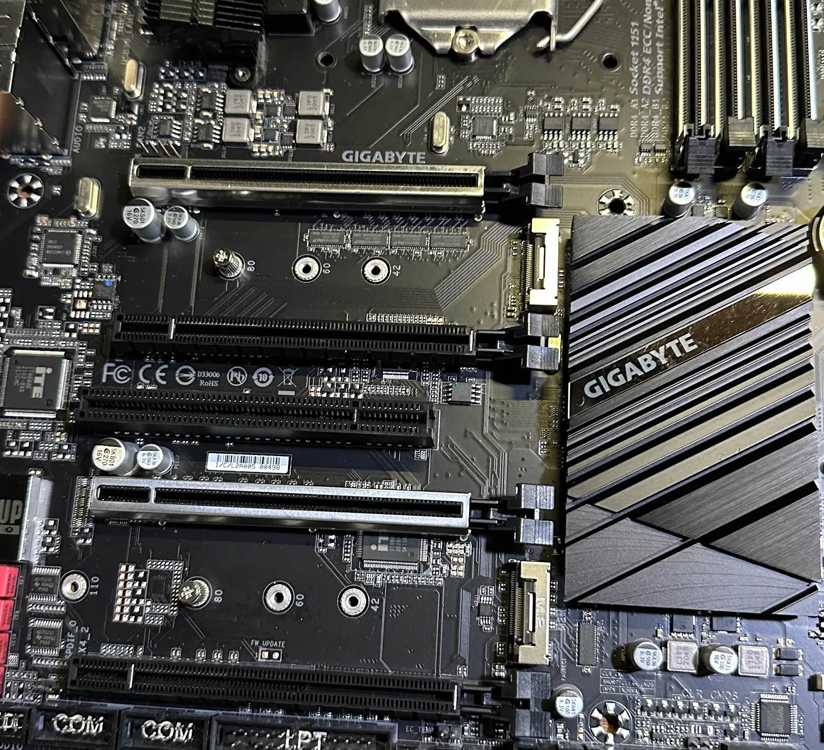 GIGABYTE C246-WU4 LGA1151 ATX Server Workstation Motherboard 8/9th Gen Intel