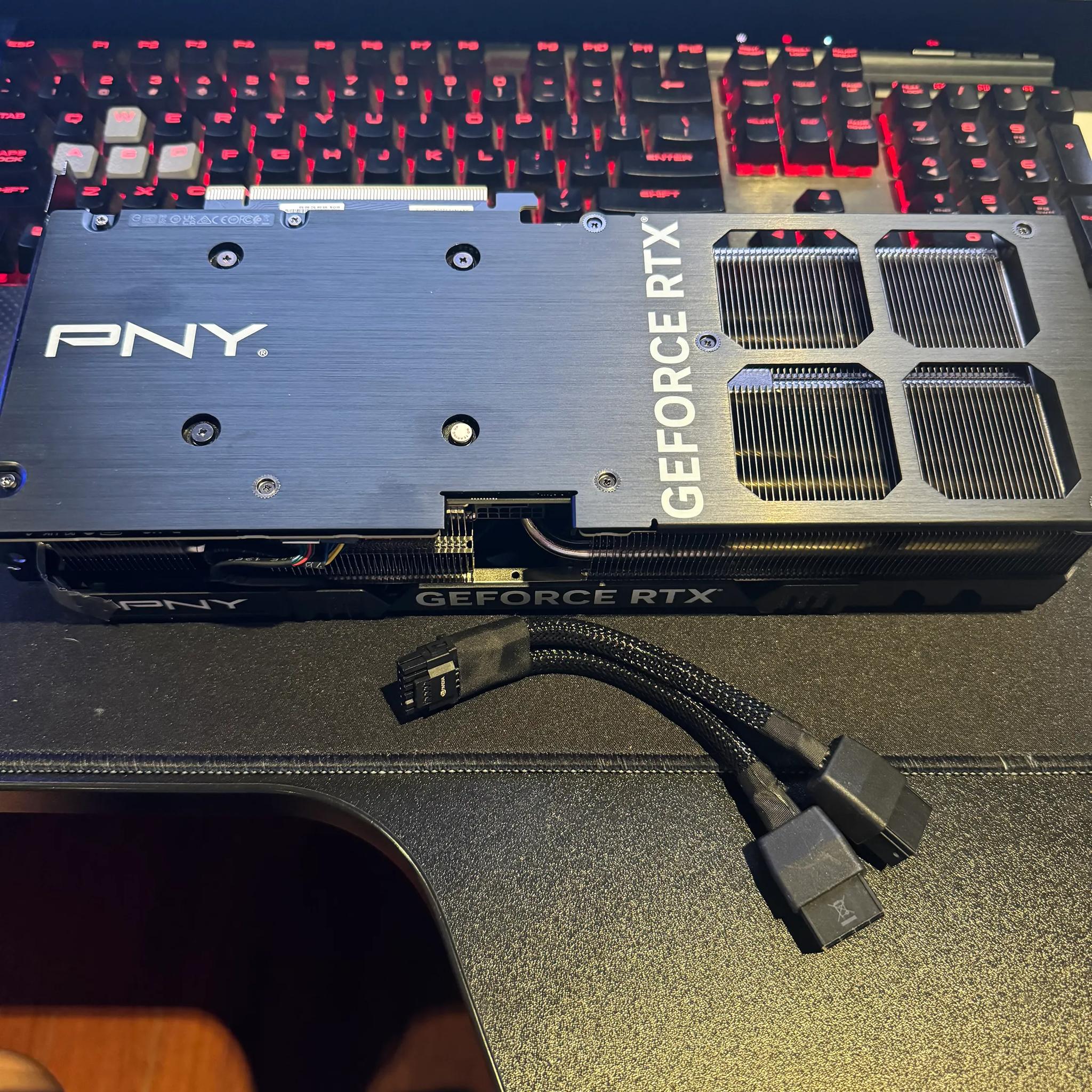 PNY GeForce RTX™ 4070 Ti 12GB Verto Triple Fan