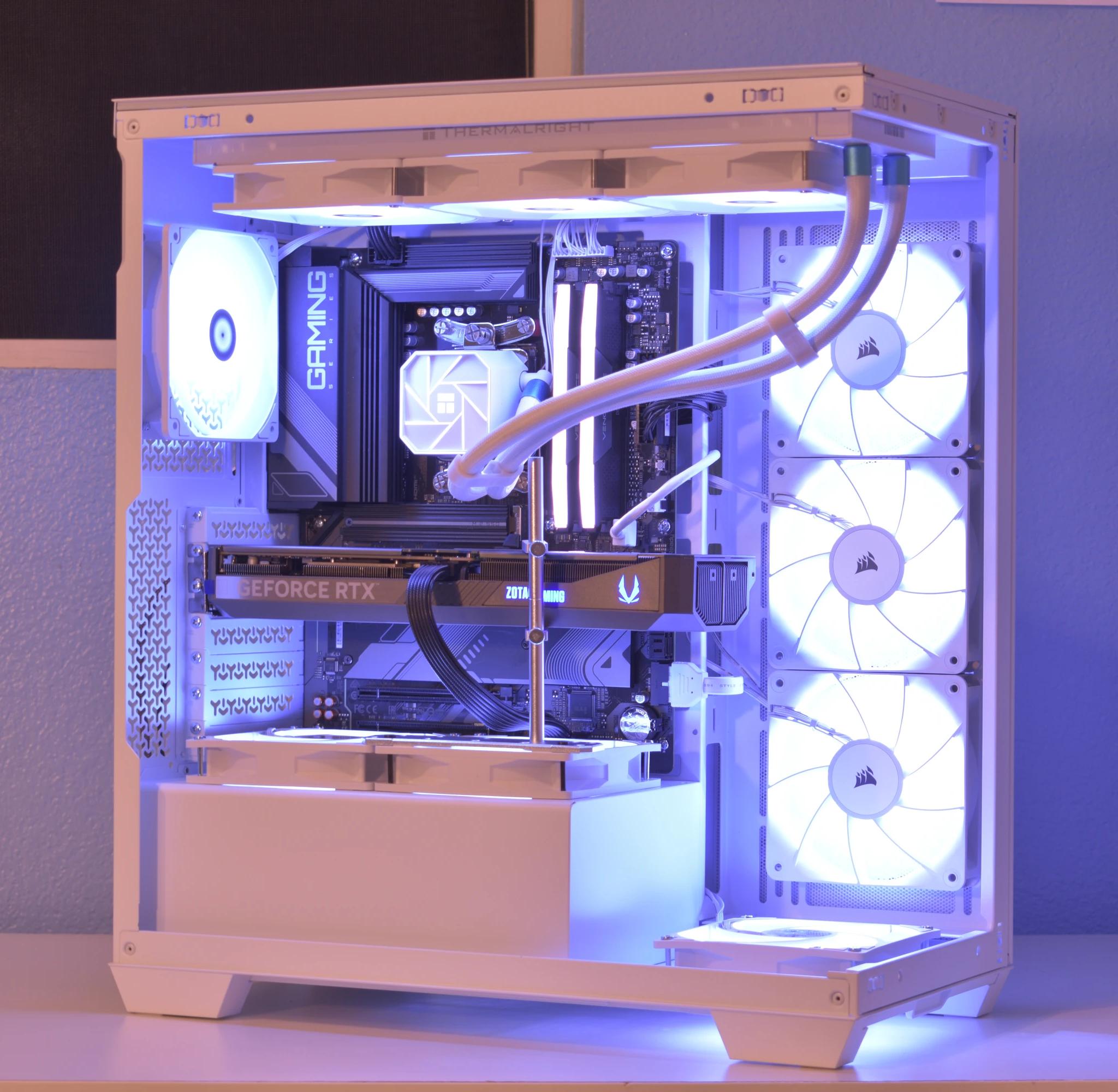 🚀Performance Gamer🚀 Ryzen 7 7700X | RTX 5070 12GB | 32GB DDR5 | 1TB nVME SSD | White | RGB+Wifi