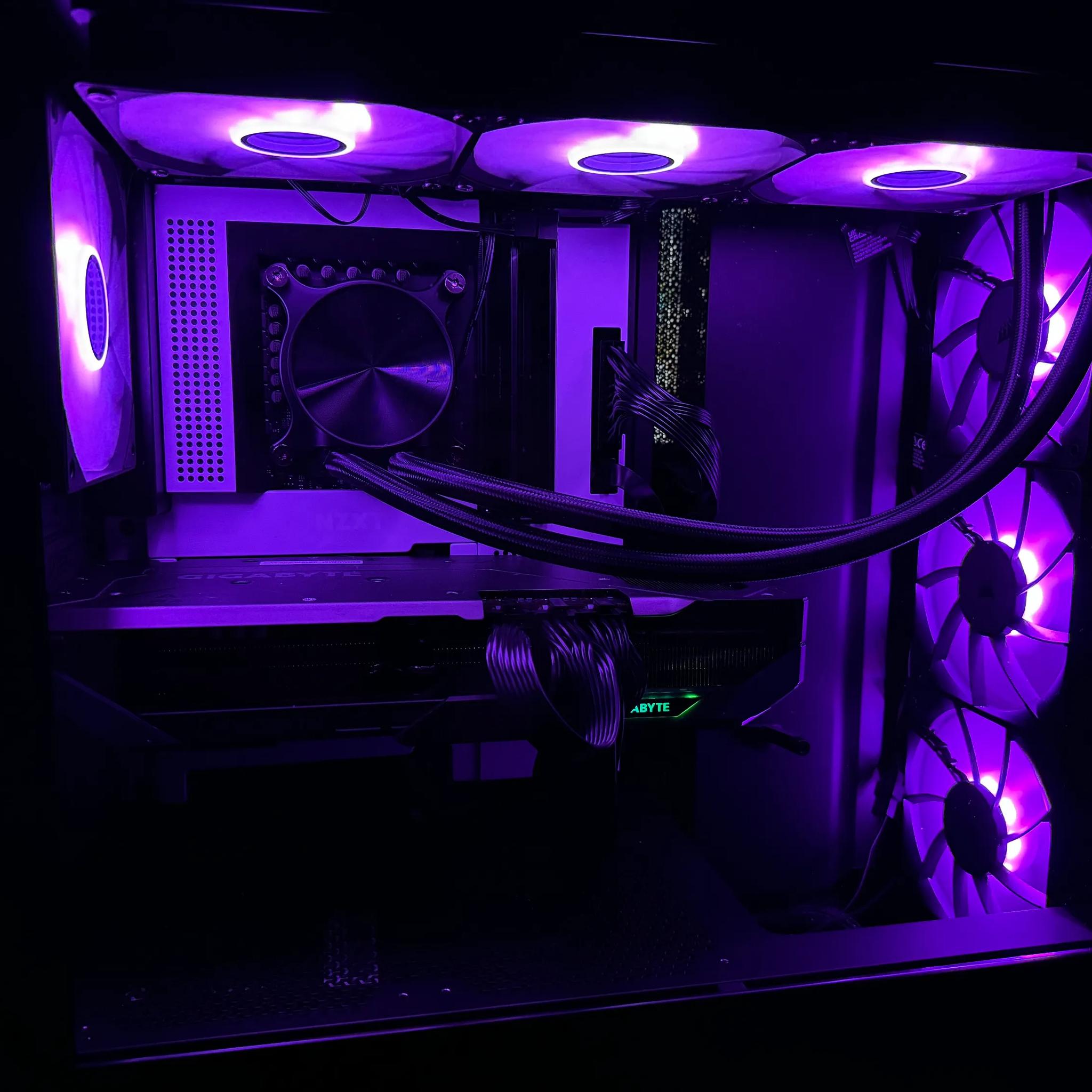 9070 XT / 2TB SSD Gaming PC