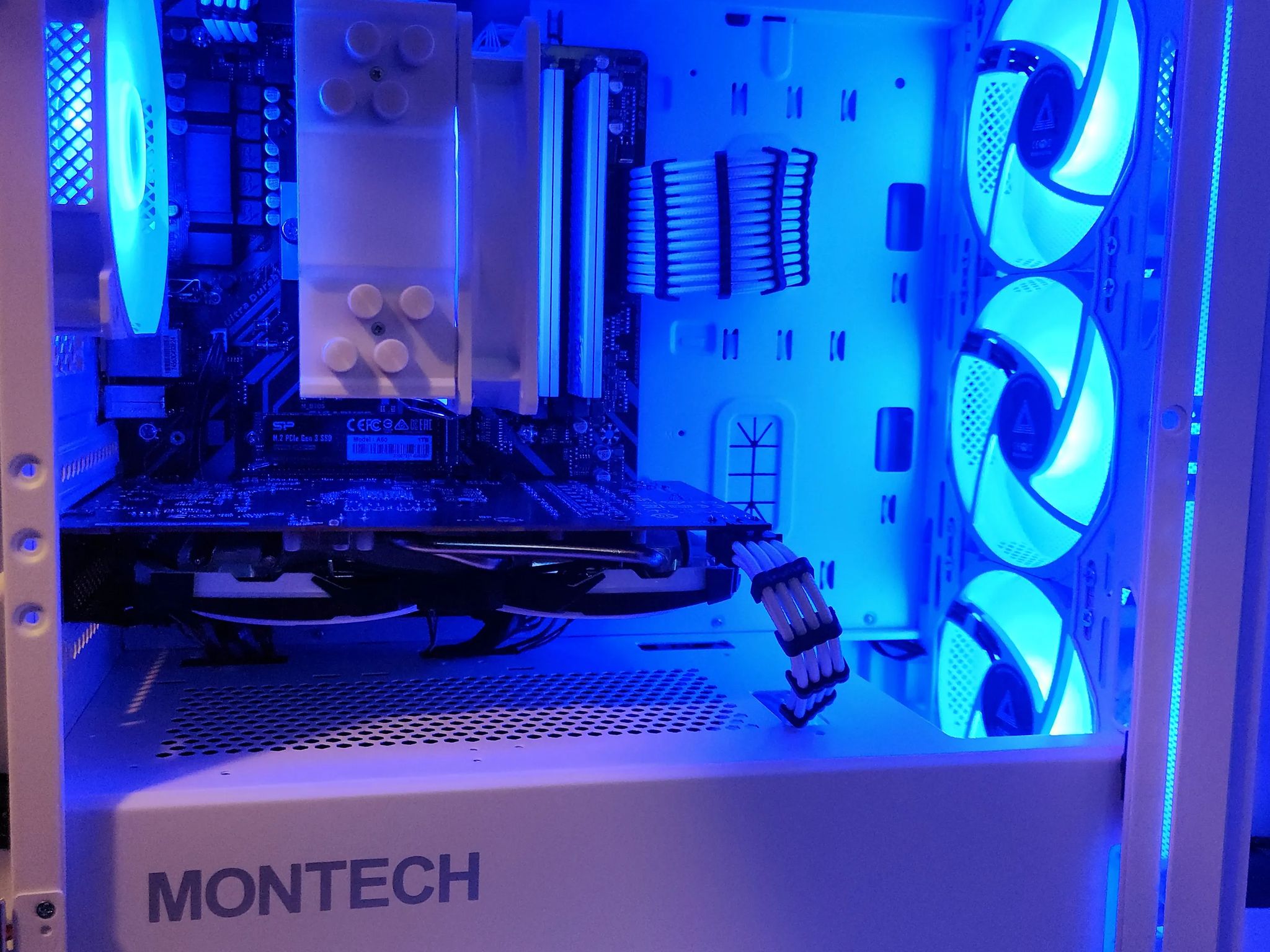 PRICE DROP!! Frosty Gaming Rig Ryzen 5/ 16GB / 1TB / RX 6600 8GB