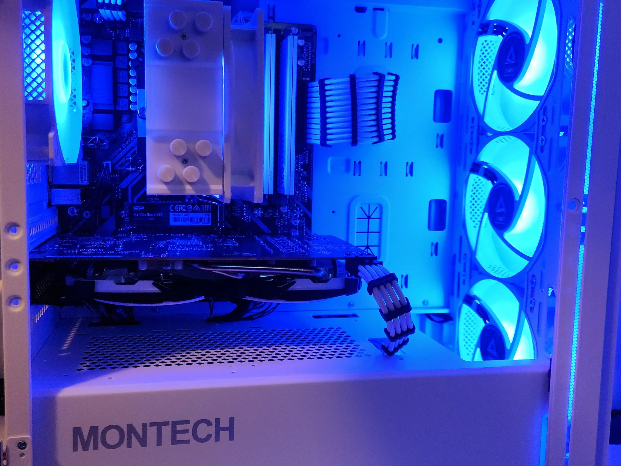 PRICE DROP!! Frosty Gaming Rig Ryzen 5/ 16GB / 1TB / RX 6600 8GB