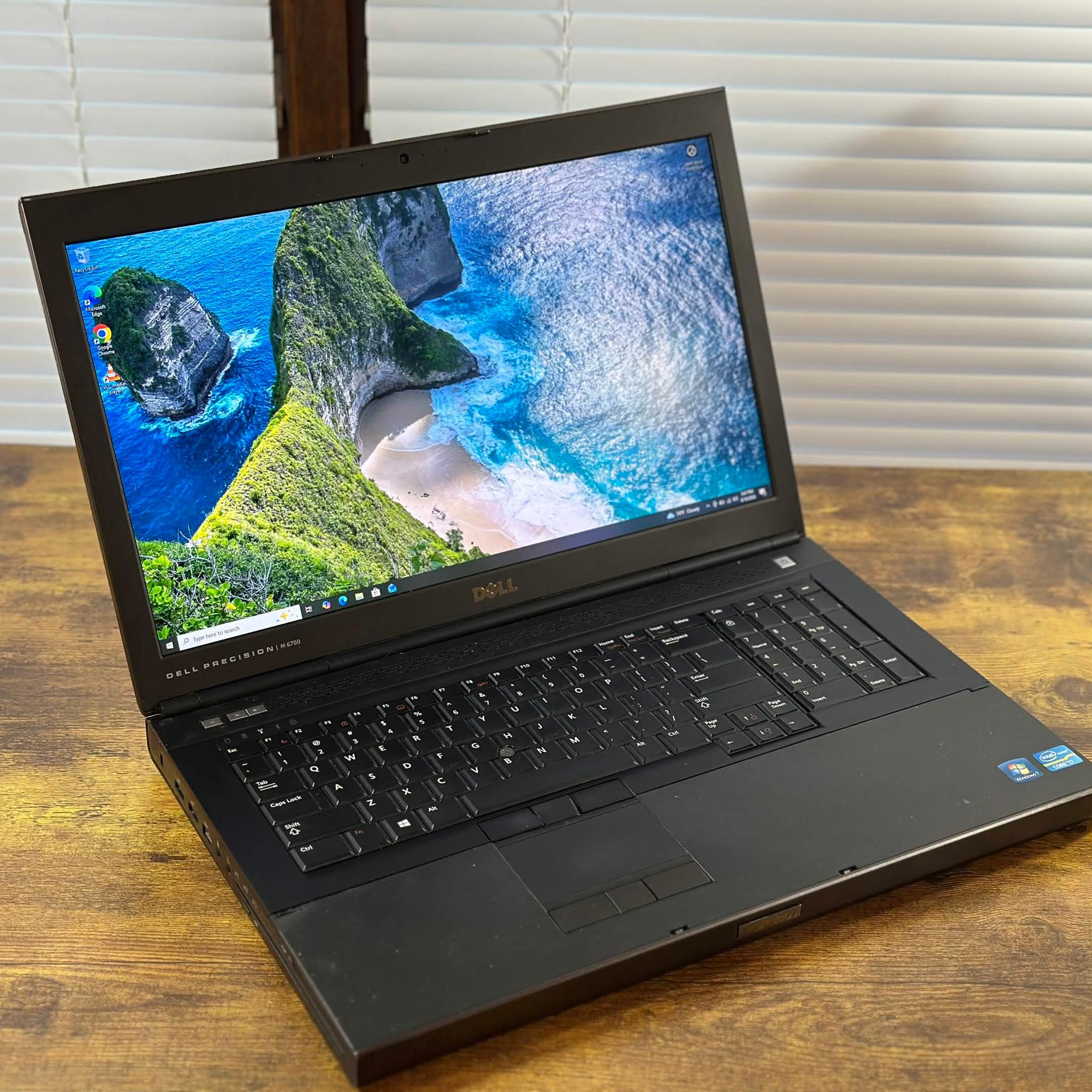 Dell Precision M6700 | Intel i7 3740QM | 24GB DDR3 | AMD M6000 2GB | SSD+HDD | Win10 | Gaming Laptop