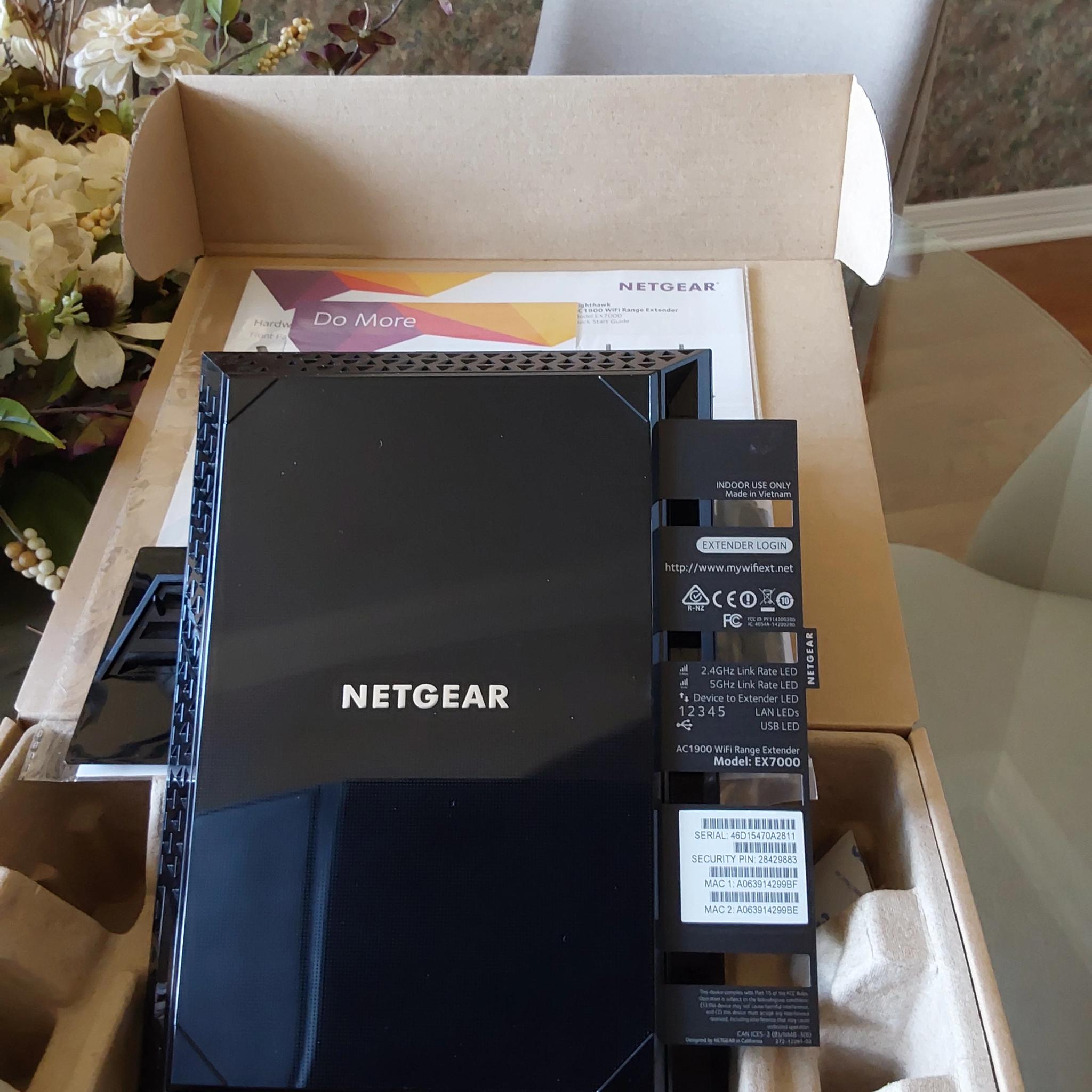 NETGEAR Nighthawk WiFi Mesh Range Extender EX7000