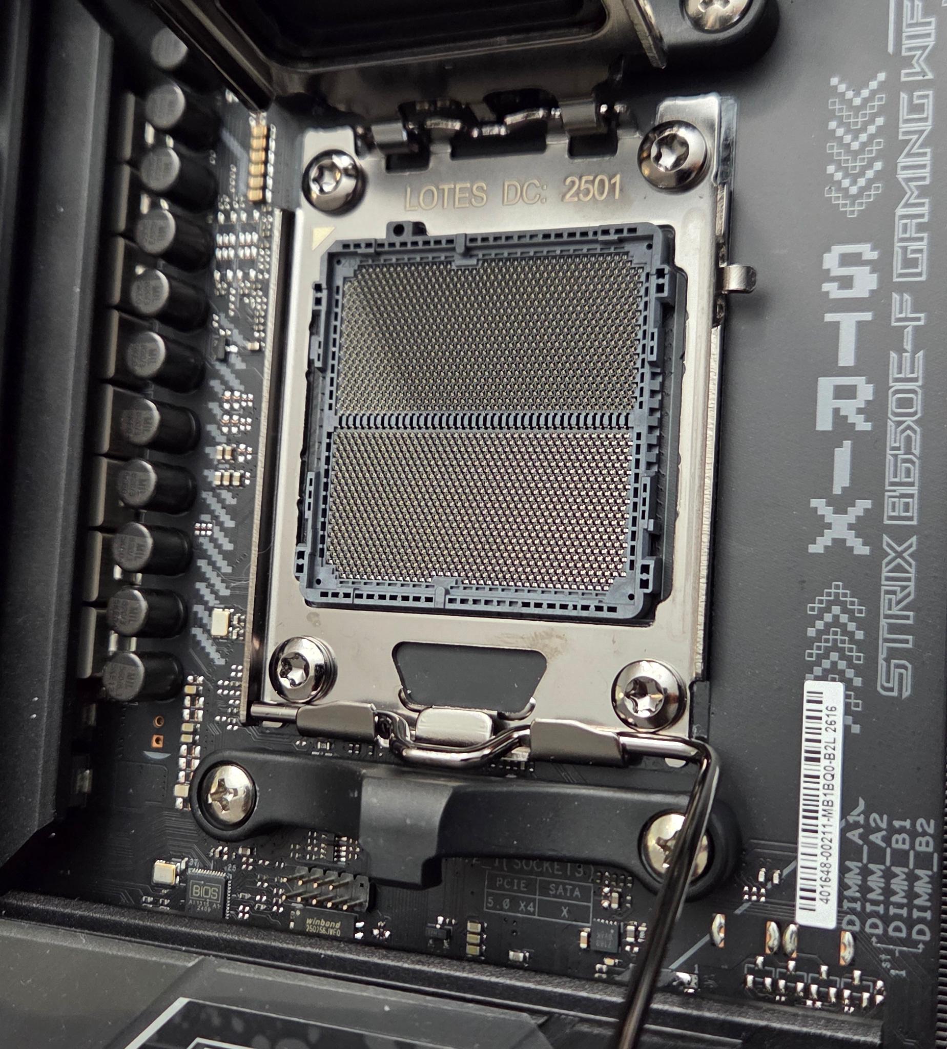 Asus ROG Strix B650e-f , AMD 7800X3D Gskill DDR5 6000 CL28