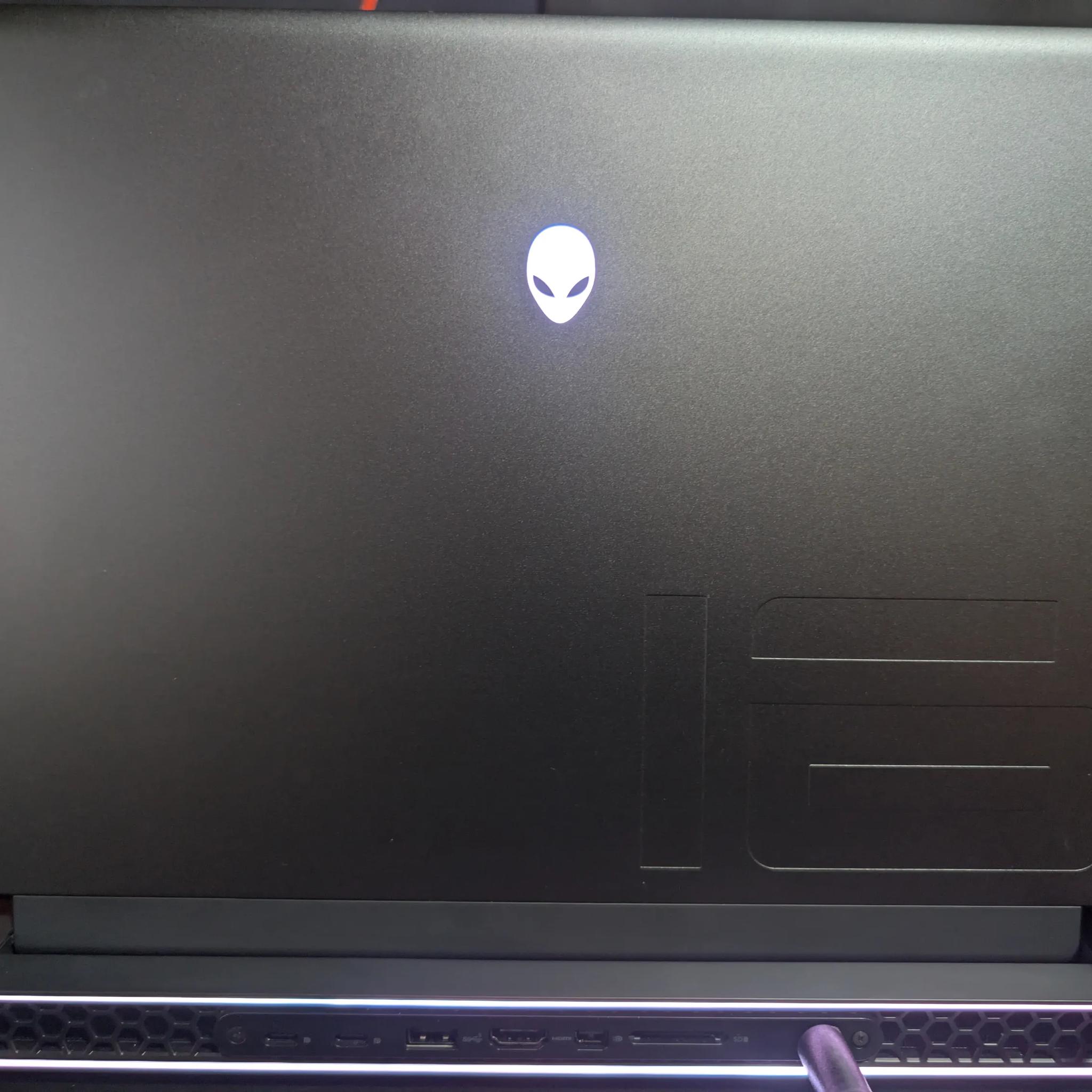 Alienware M16 R1 - AMD Ryzen 9 7845HX, 64gb DDR5, RTX 4080