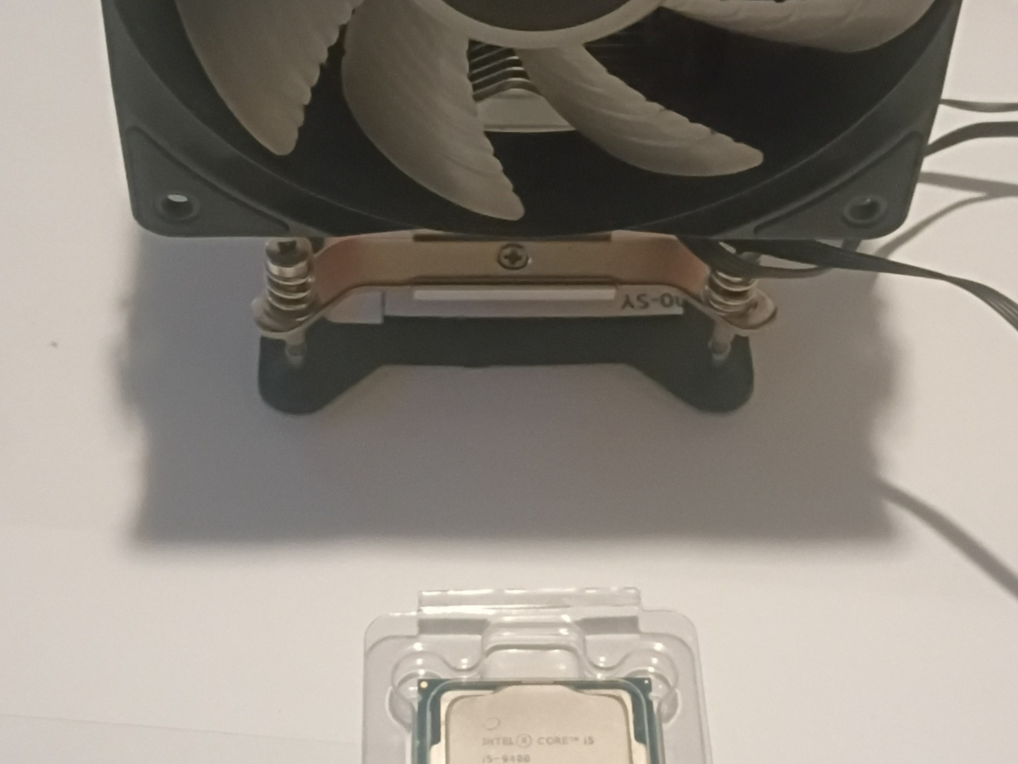 i5 9400 and Deep Cool GAMMAXX GT RGB Hydraulic CPU Cooler 120mm