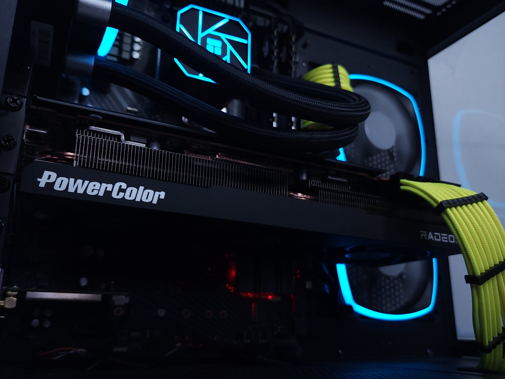 💙💛RX 7700XT | Ryzen 5 5600X | 32GB 3200MHz | 1TB NVMe SSD