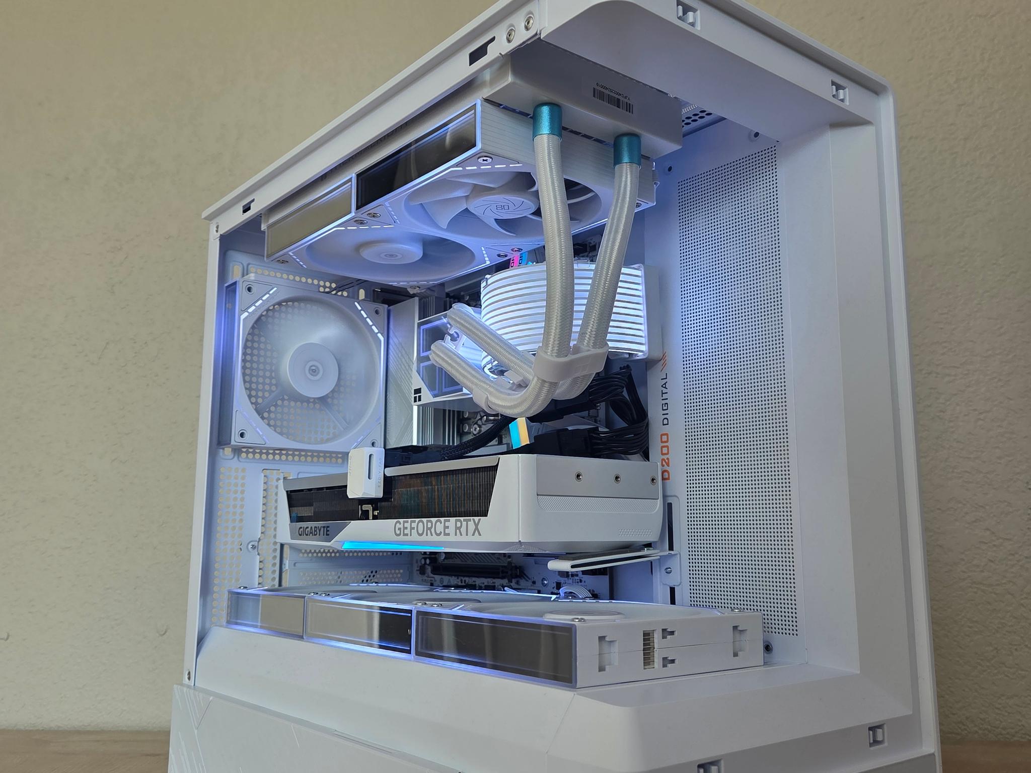 ❄️🤍 Frost Infinity | RTX 5070 | Ryzen 5 7600X | LCD Screen Display | 1.5TB Storage 🤍❄️