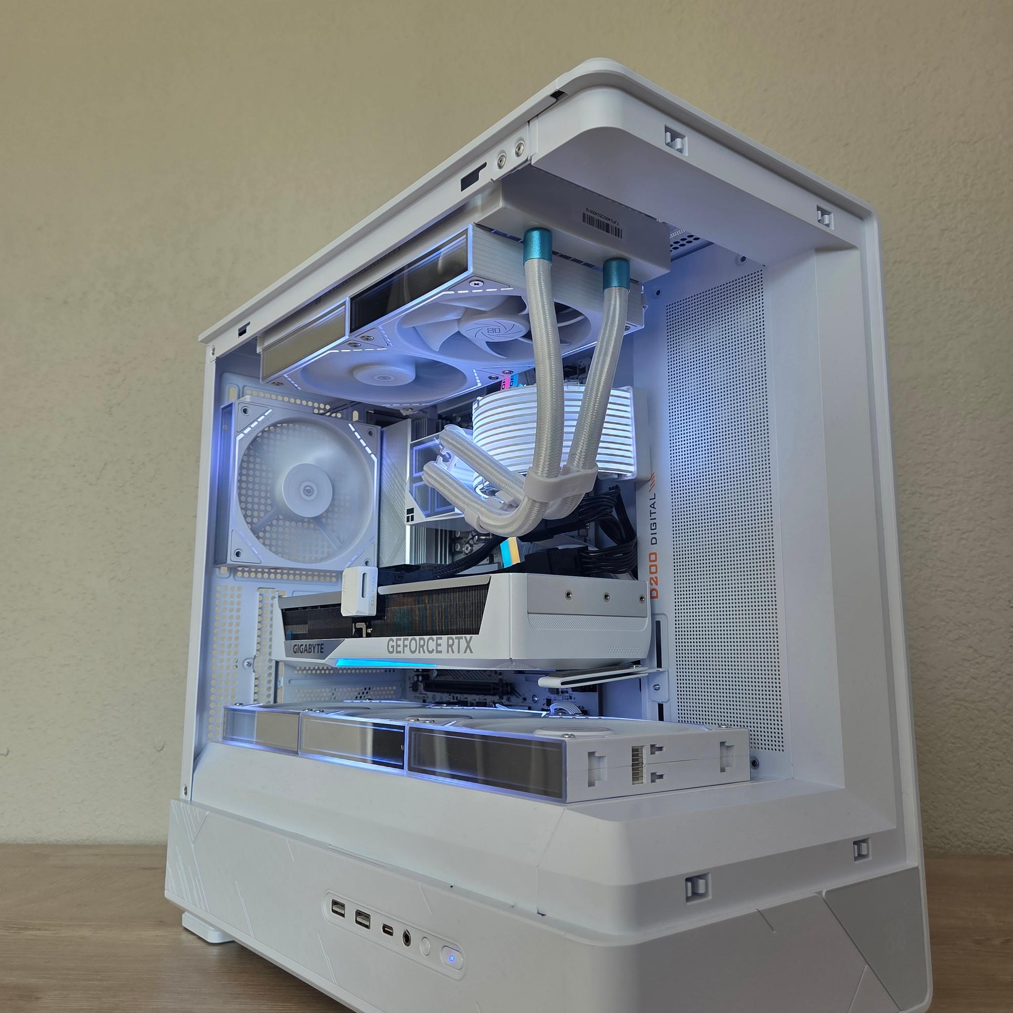 ❄️🤍 Frost Infinity | RTX 5070 | Ryzen 5 7600X | LCD Screen Display | 1.5TB Storage 🤍❄️