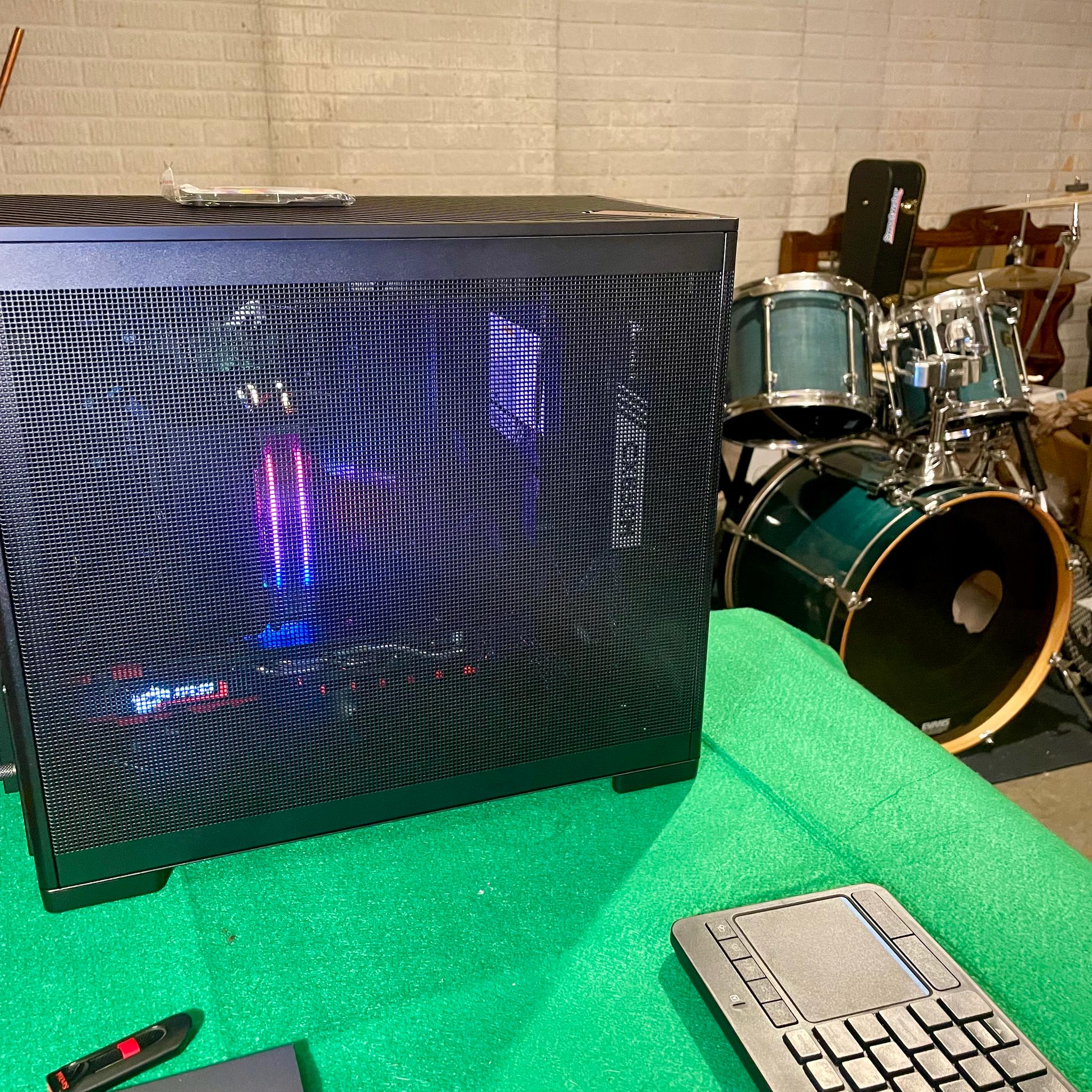 Blast From The Past!  GTX 1070 | i5-9600 | 16 GB DDR4 | WiFi 6 + BT 5.2 | Type C 3.2 Gen 2 (10 Gbps)