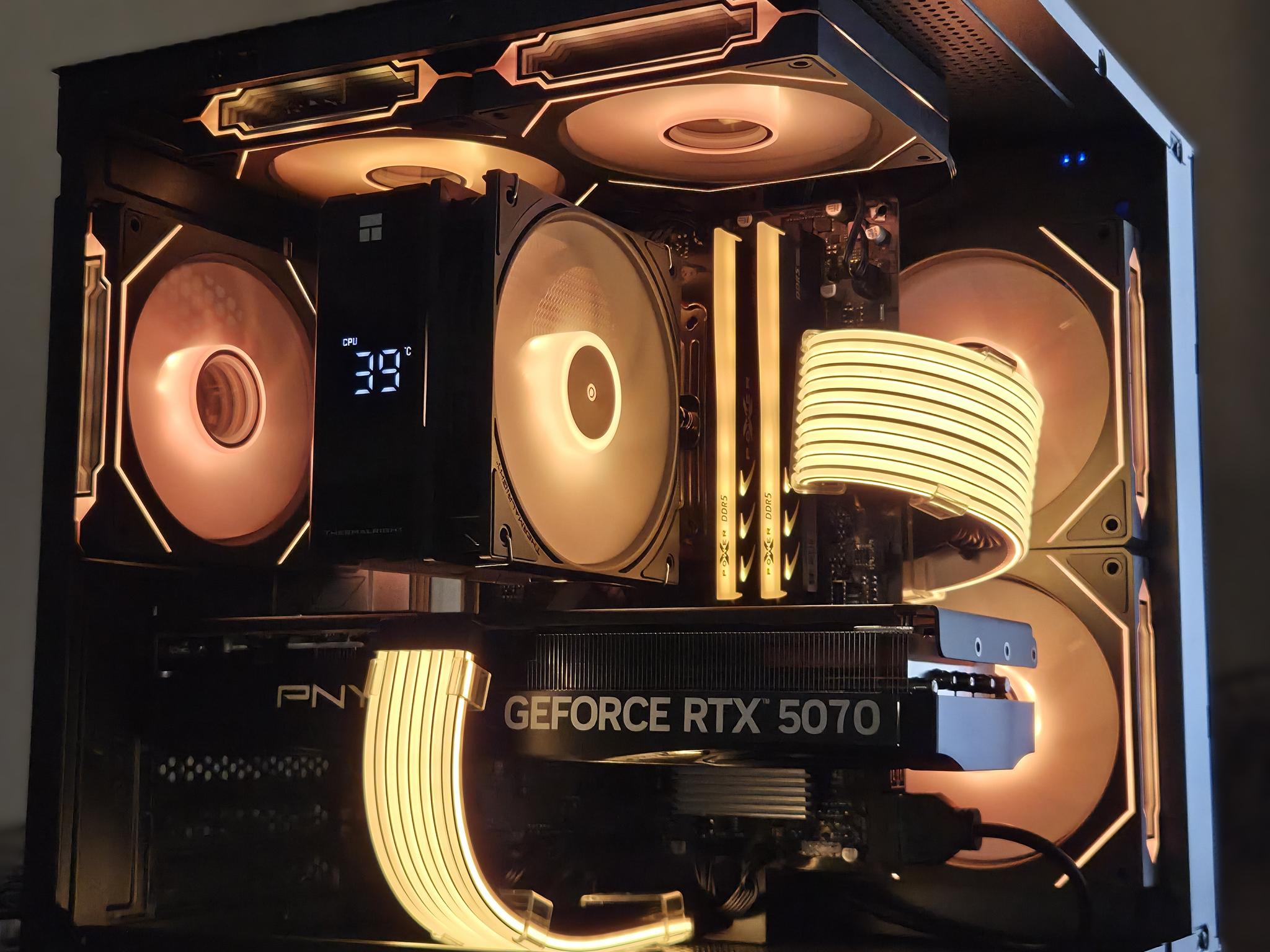 Mini Boss!👑– Ryzen 5 7500F + RTX 5070 | 32GB DDR5 6000 | 1TB Gen4 NVMe | Temp Display!