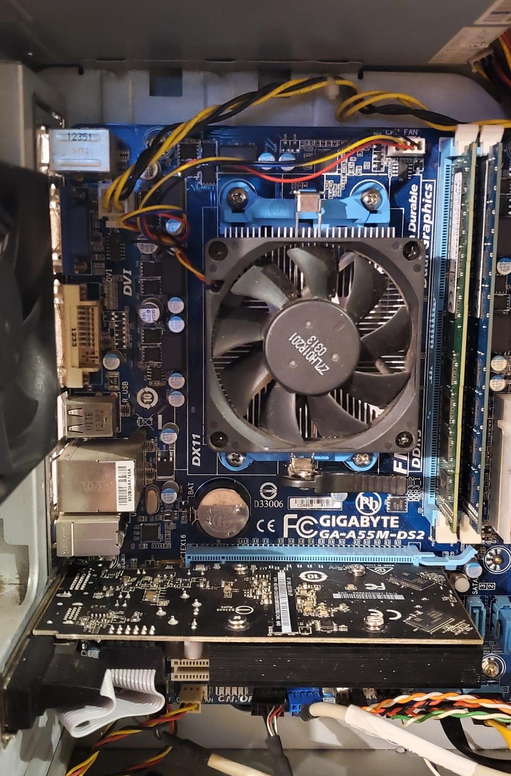 Retro Gaming PC - AMD Quad-Core / 8GB / Patriot SSD + 750GB / Win 7 Pro /