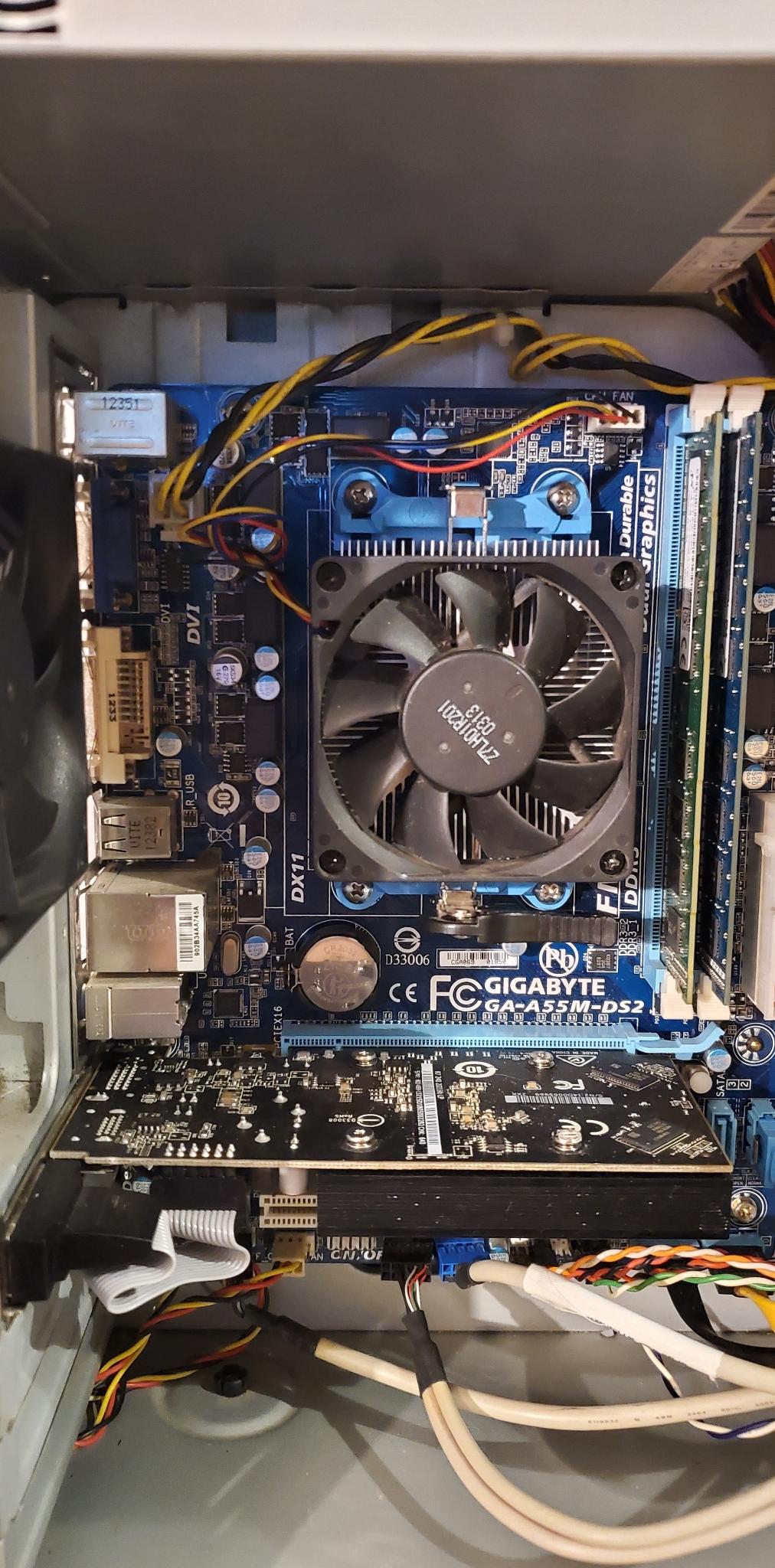 Retro Gaming PC - AMD Quad-Core / 8GB / Patriot SSD + 750GB / Win 7 Pro /
