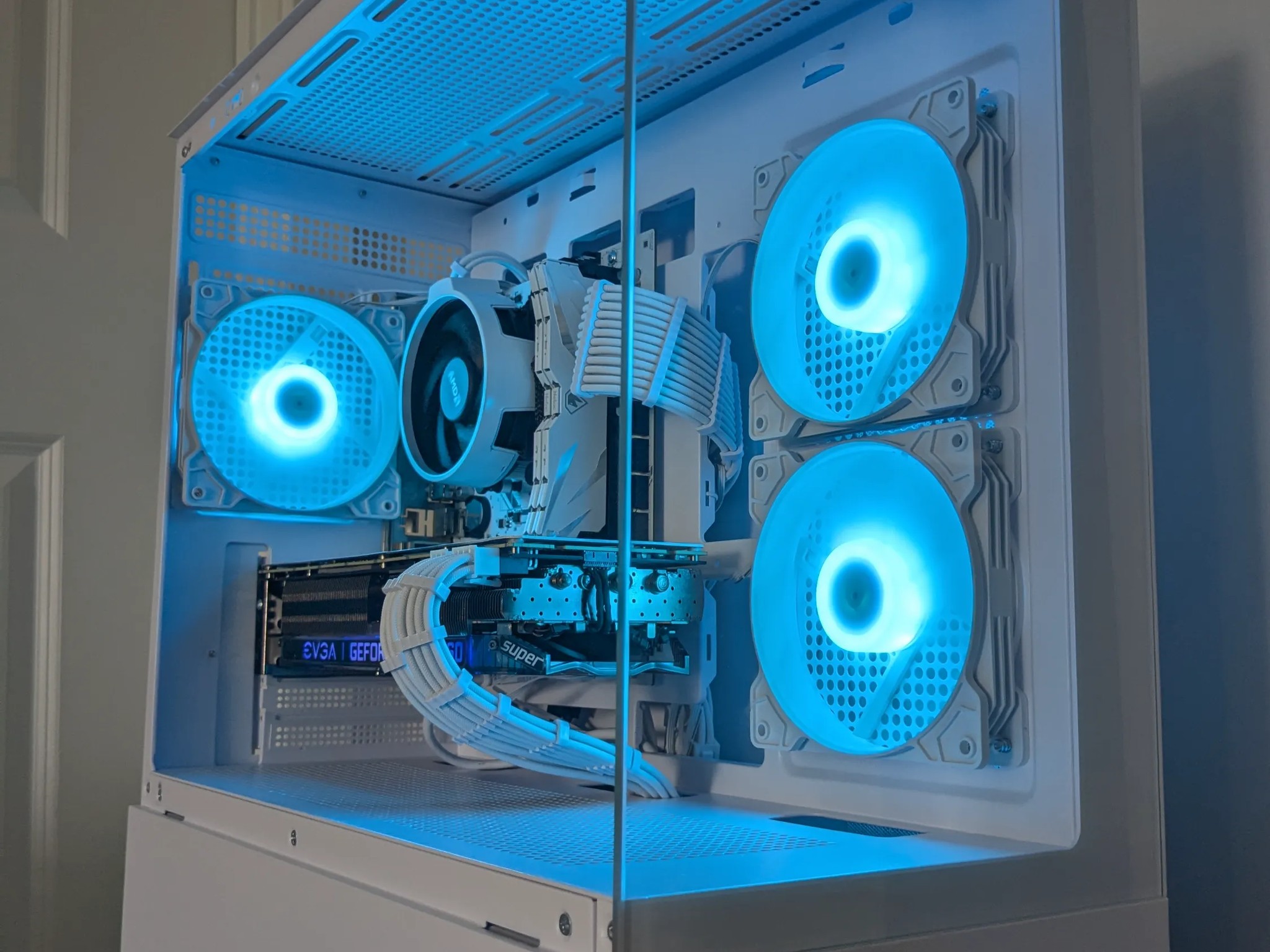Ymir 🌬️ | Nvidia RTX 2060 SUPER 8GB | Ryzen 5 3600 | 512GB SSD | 16GB RAM | ARGB Gaming PC