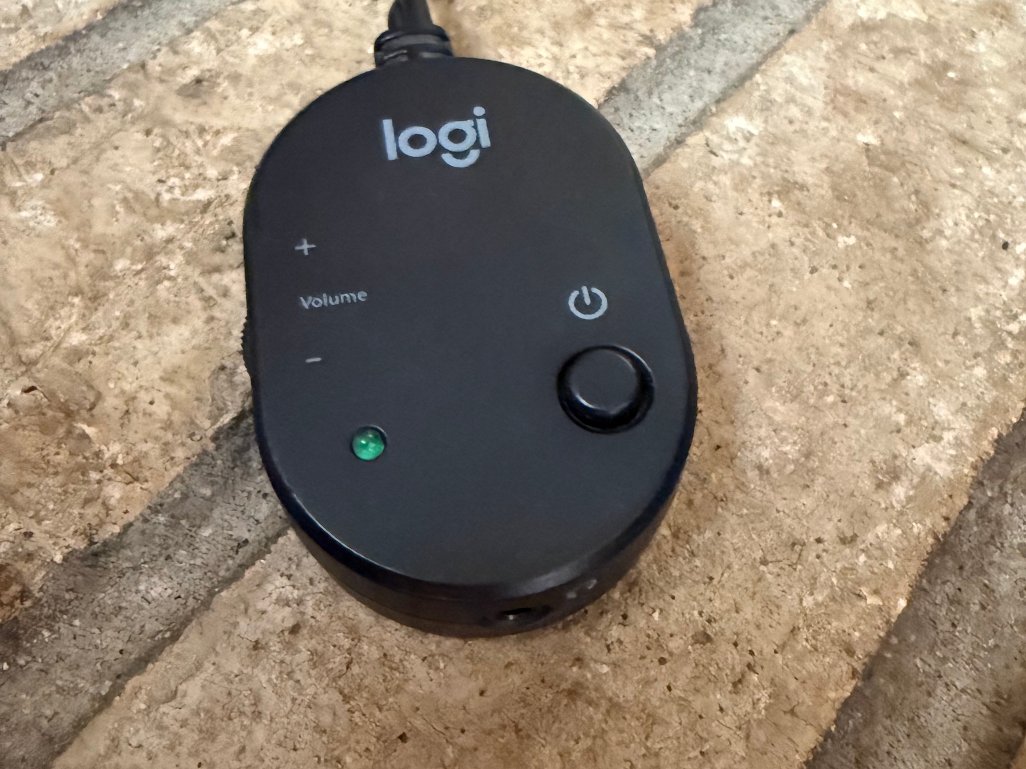 Logitech Z313 2.1 Speaker System with Subwoofer