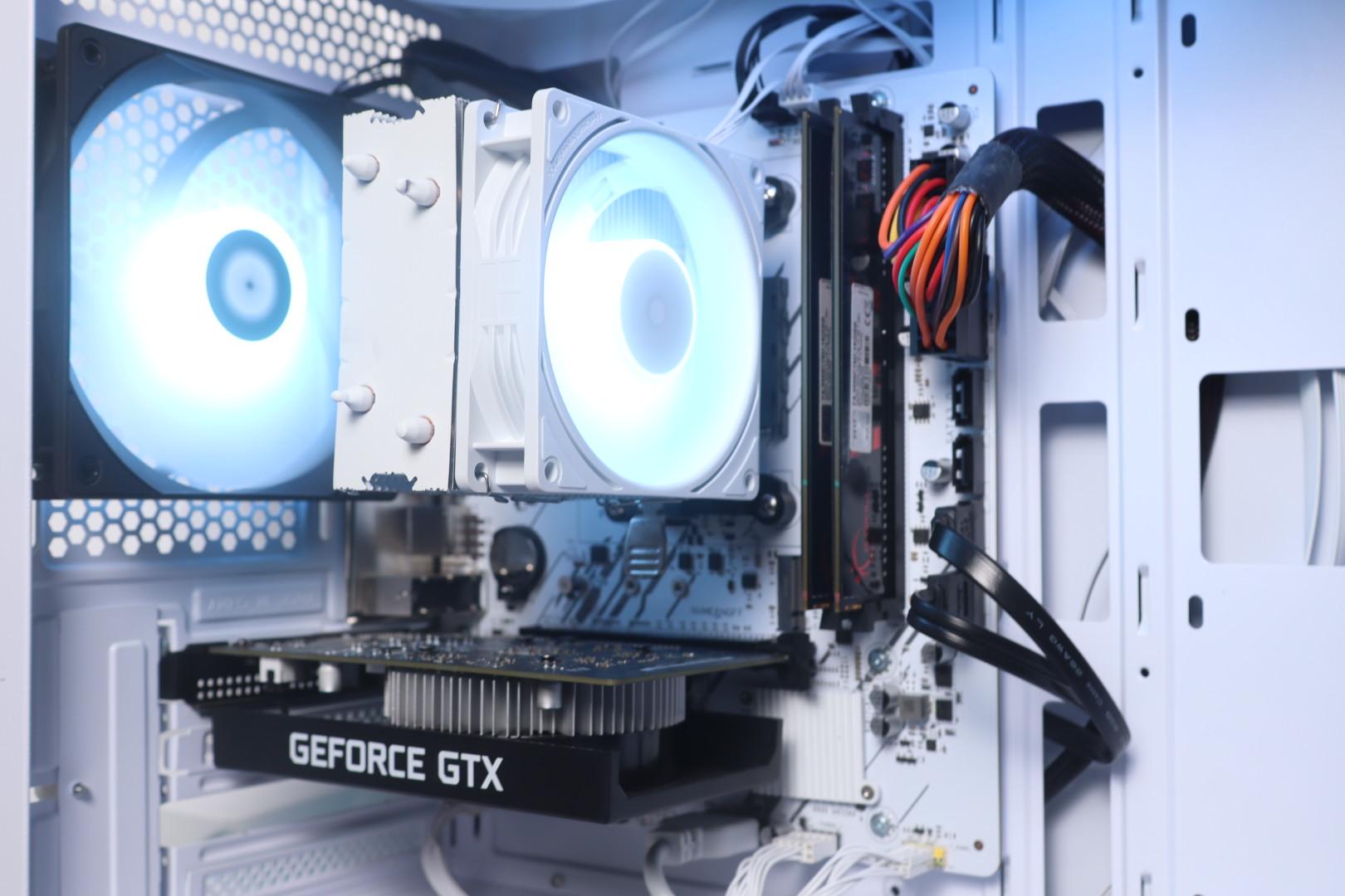 ⚪️⚫️ | Ryzen 5 2400G + GTX 1650 4GB | 16GB - WiFi INCLUDED