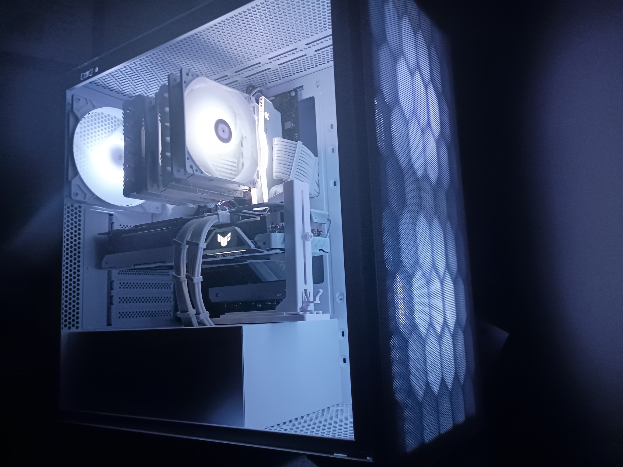 🤍White 1080/1440 Mid-Range PC🤍| 5700x | 3070 Ti | 32GB RAM 3200 | 1TB SSD