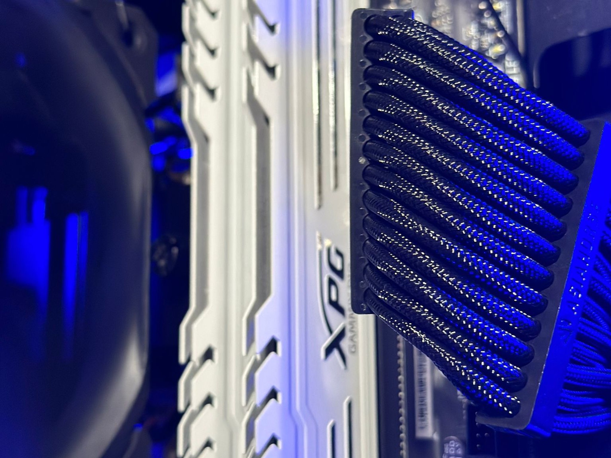 1080p Intel i7-10700K, RTX 2070, 1TB Storage, 16GB RAM, RGB Esports Midrange Gaming PC