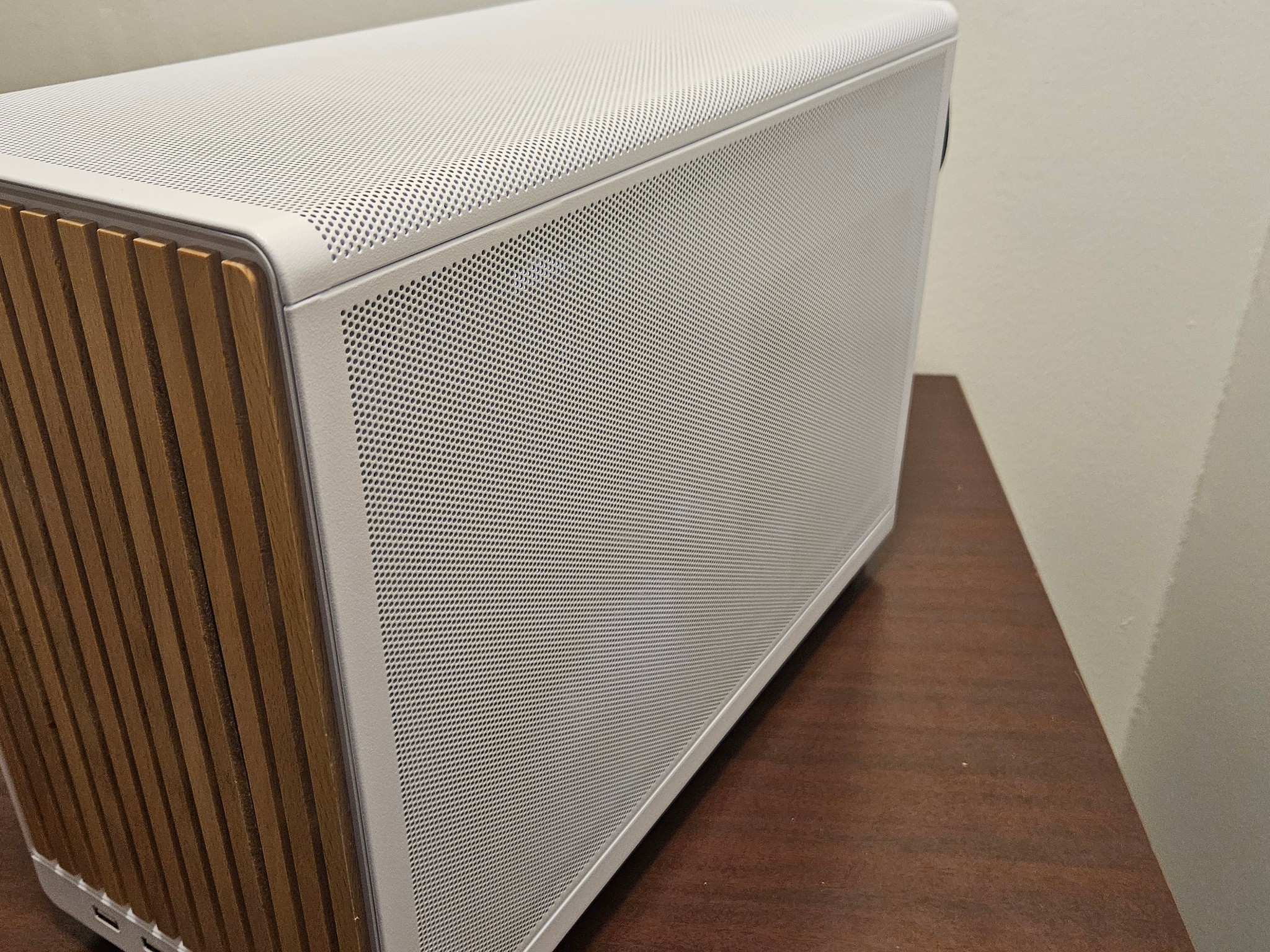 Ryzen 9800x3d RTX 4080 Super 2tb SSD 32gb DDR5