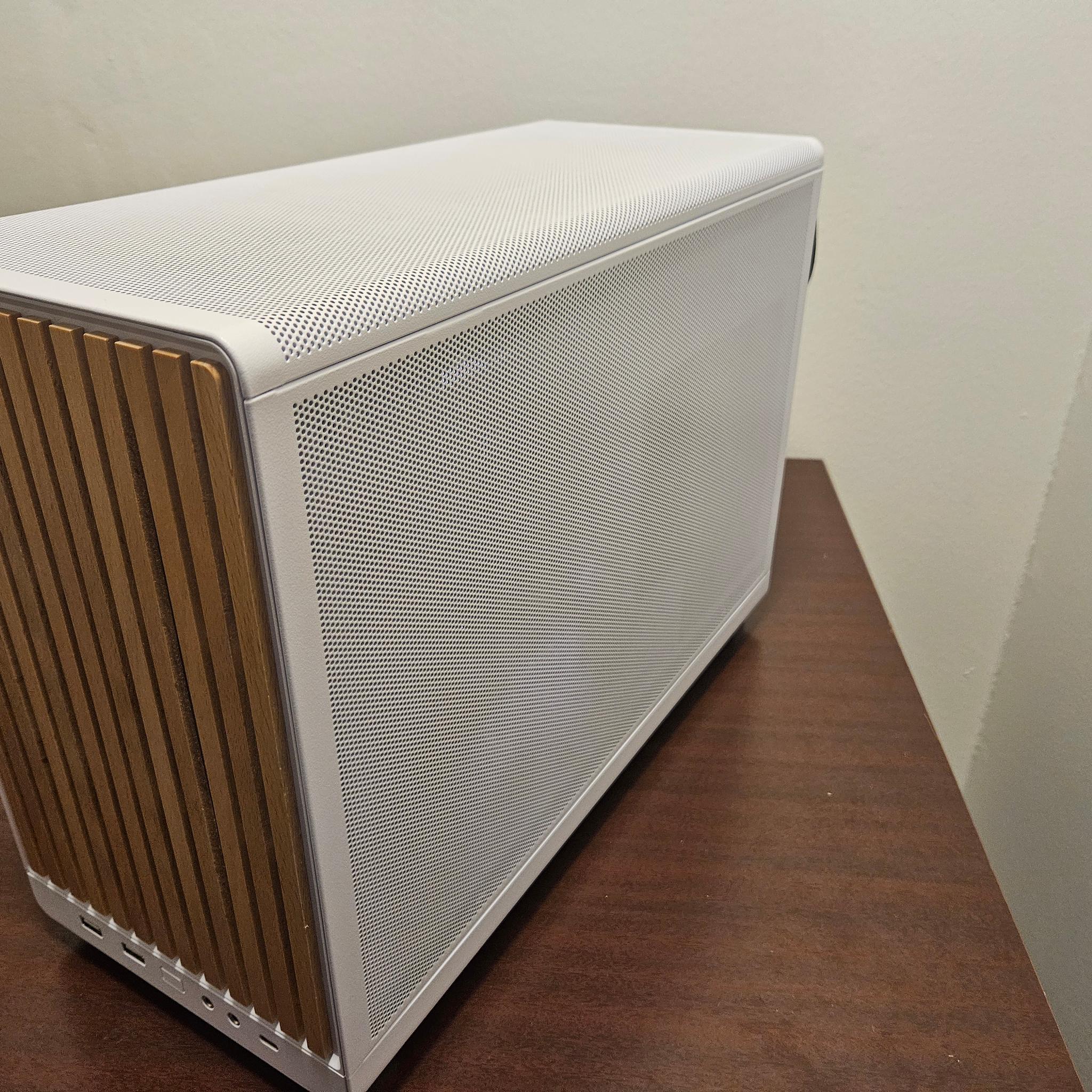 Ryzen 9800x3d RTX 4080 Super 2tb SSD 32gb DDR5