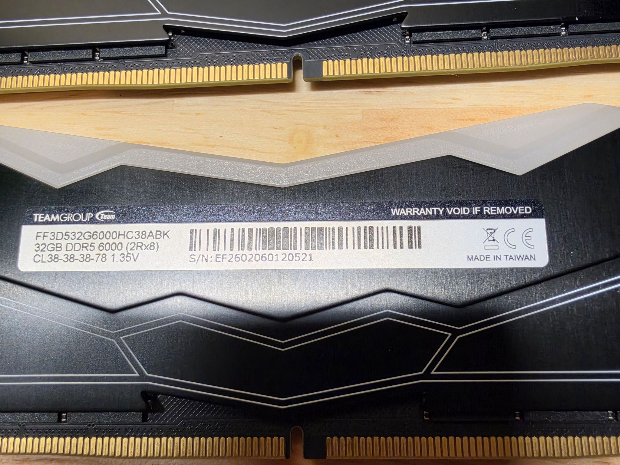T-FORCE DELTA RGB DDR5 64GB (2 × 32GB) 6000MHz CL38 RAM