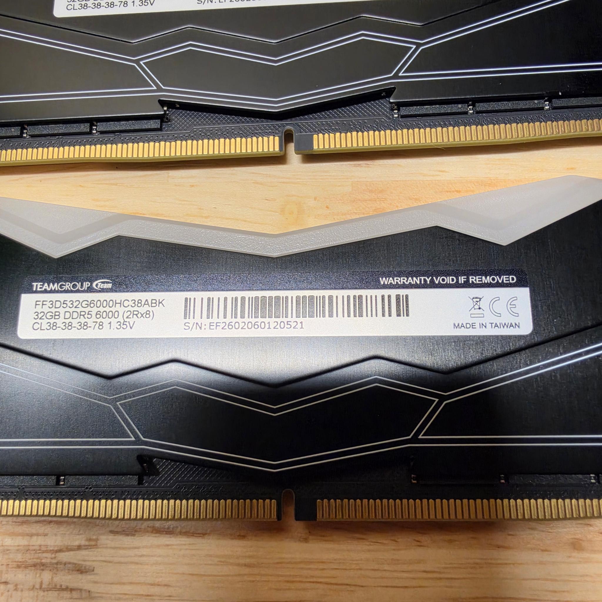 T-FORCE DELTA RGB DDR5 64GB (2 × 32GB) 6000MHz CL38 RAM
