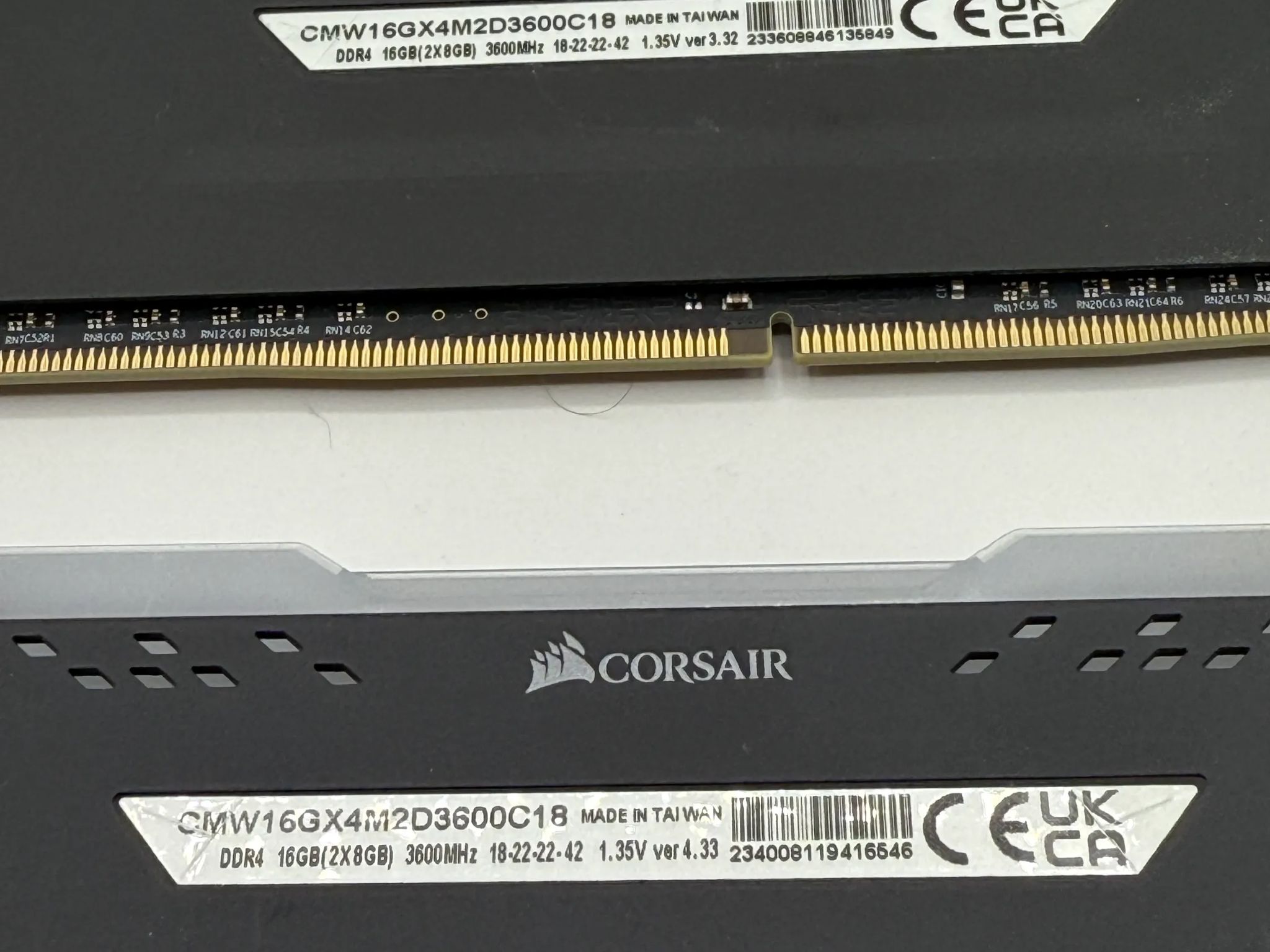 4 x 8GB Corsair Vengeance PRO RGB DDR4 3600MHz CL