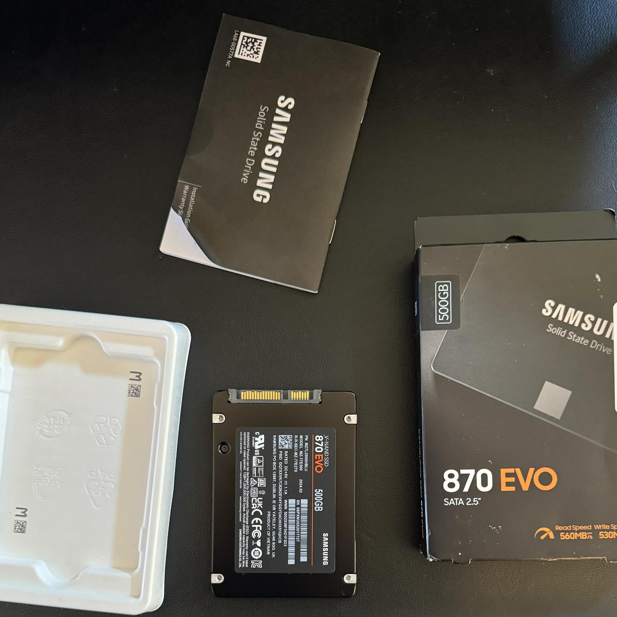 SAMSUNG 870 EVO